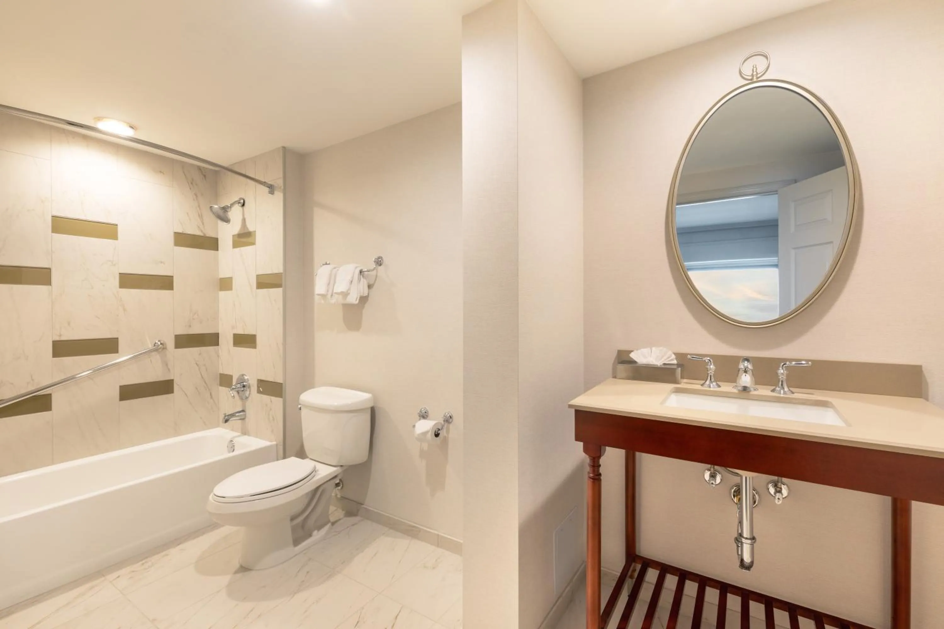 Bathroom in Galt House Hotel, A Trademark Collection Hotel