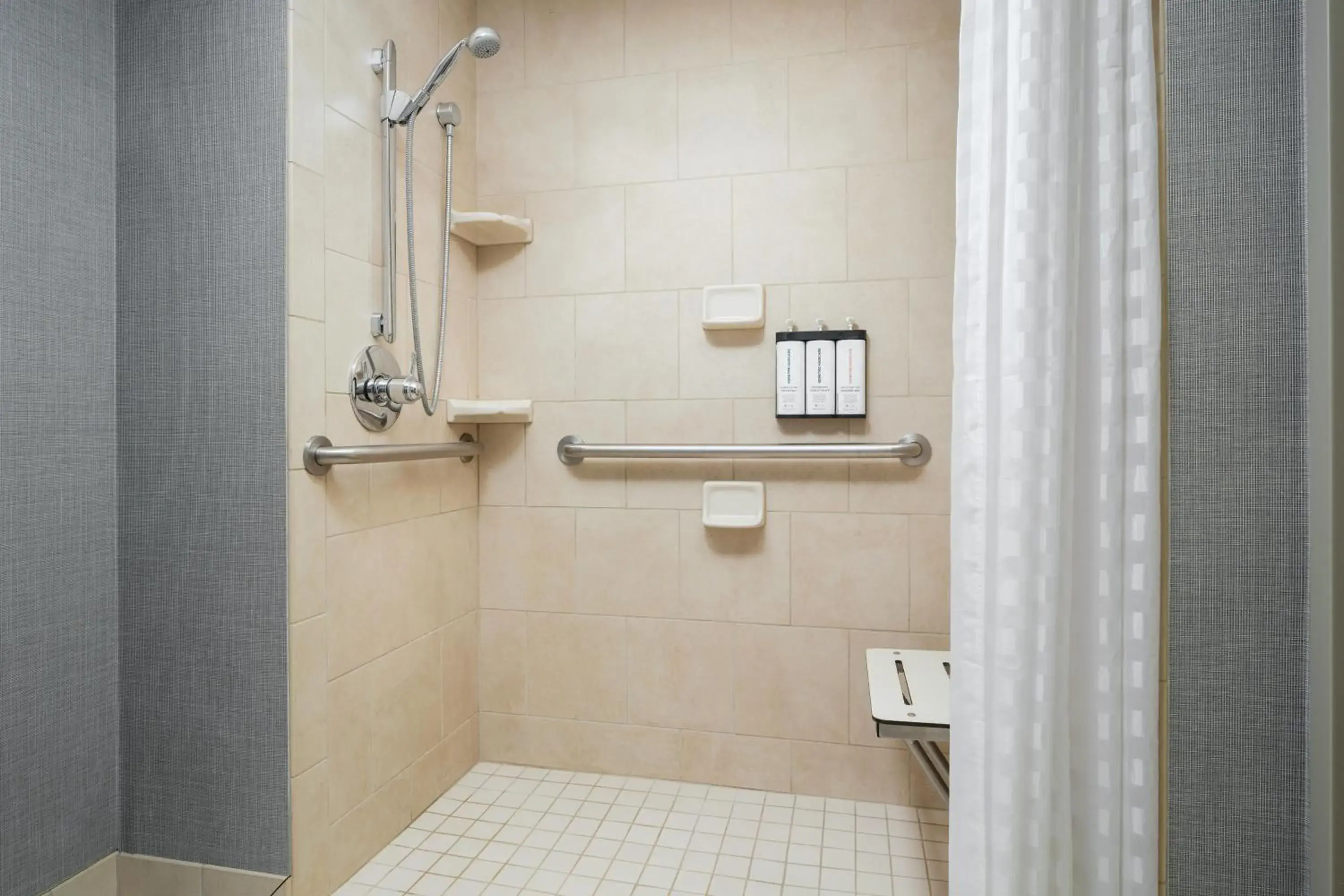 Bathroom in Hyatt Place Grand Rapids South Bathroom in Hyatt Place Grand Rapids South