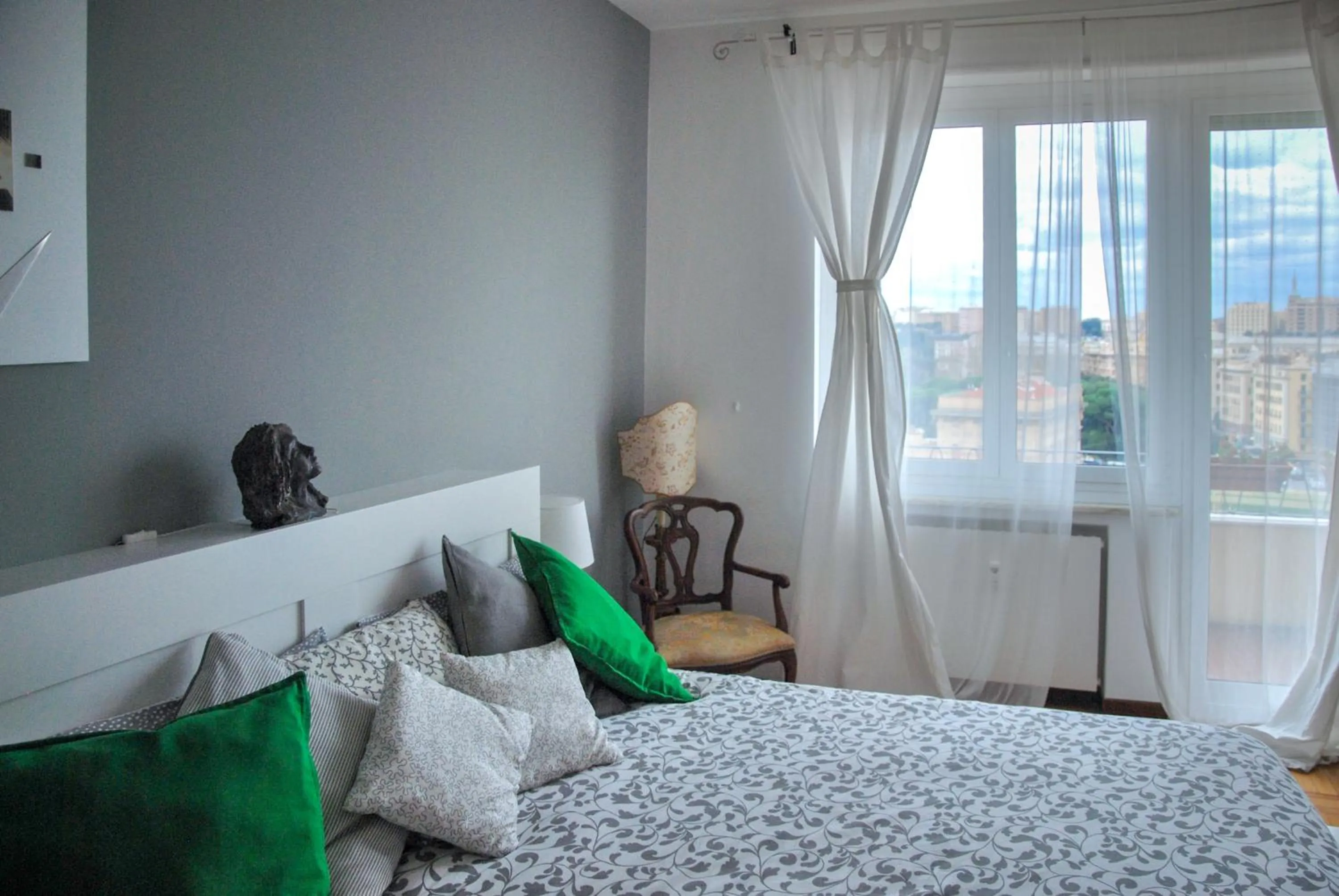 Bedroom, Bed in Bb Tube