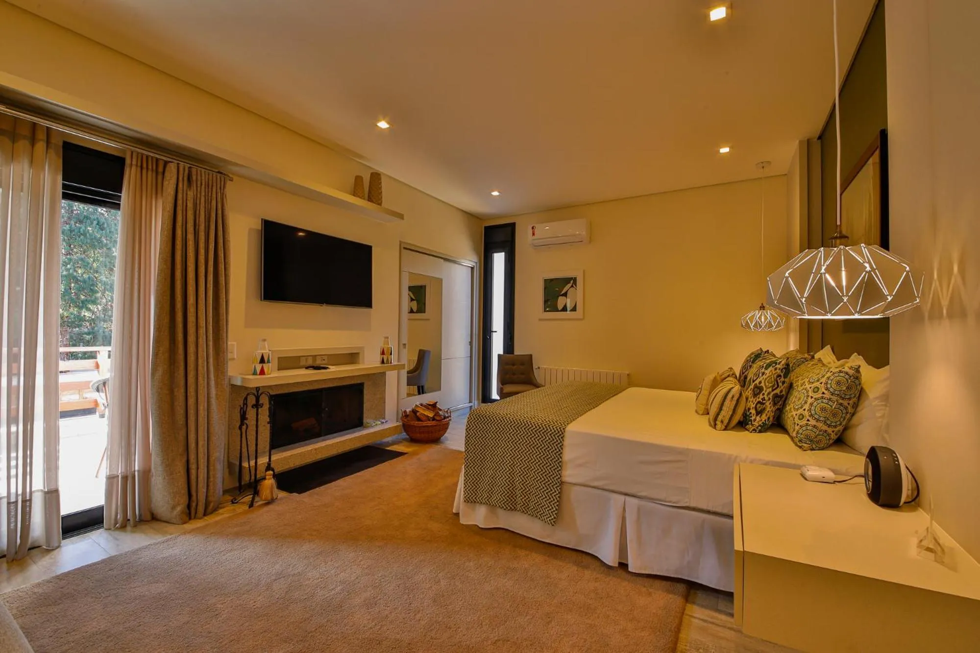 Bed in Hotel & Spa Saint Michel