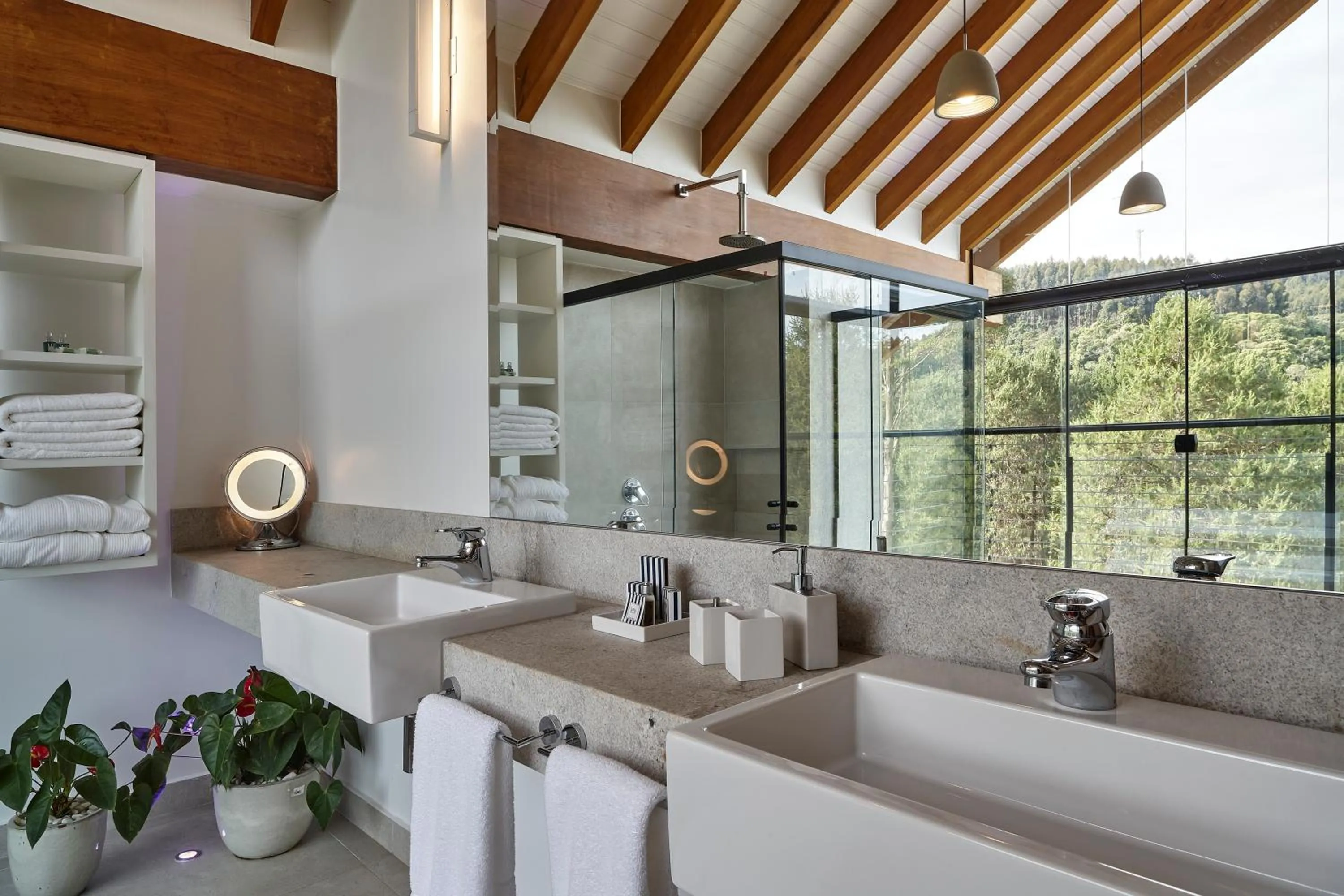 Toilet in Hotel & Spa Saint Michel