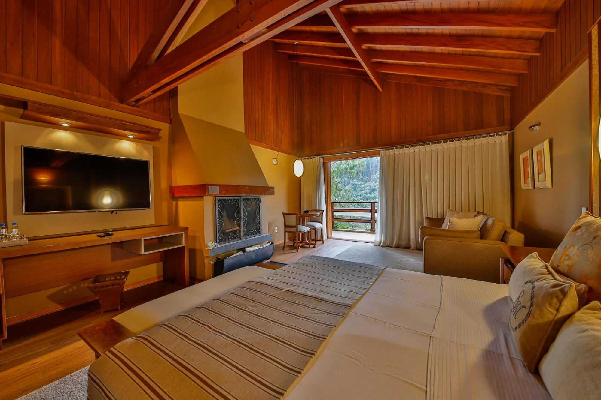 Bed in Hotel & Spa Saint Michel