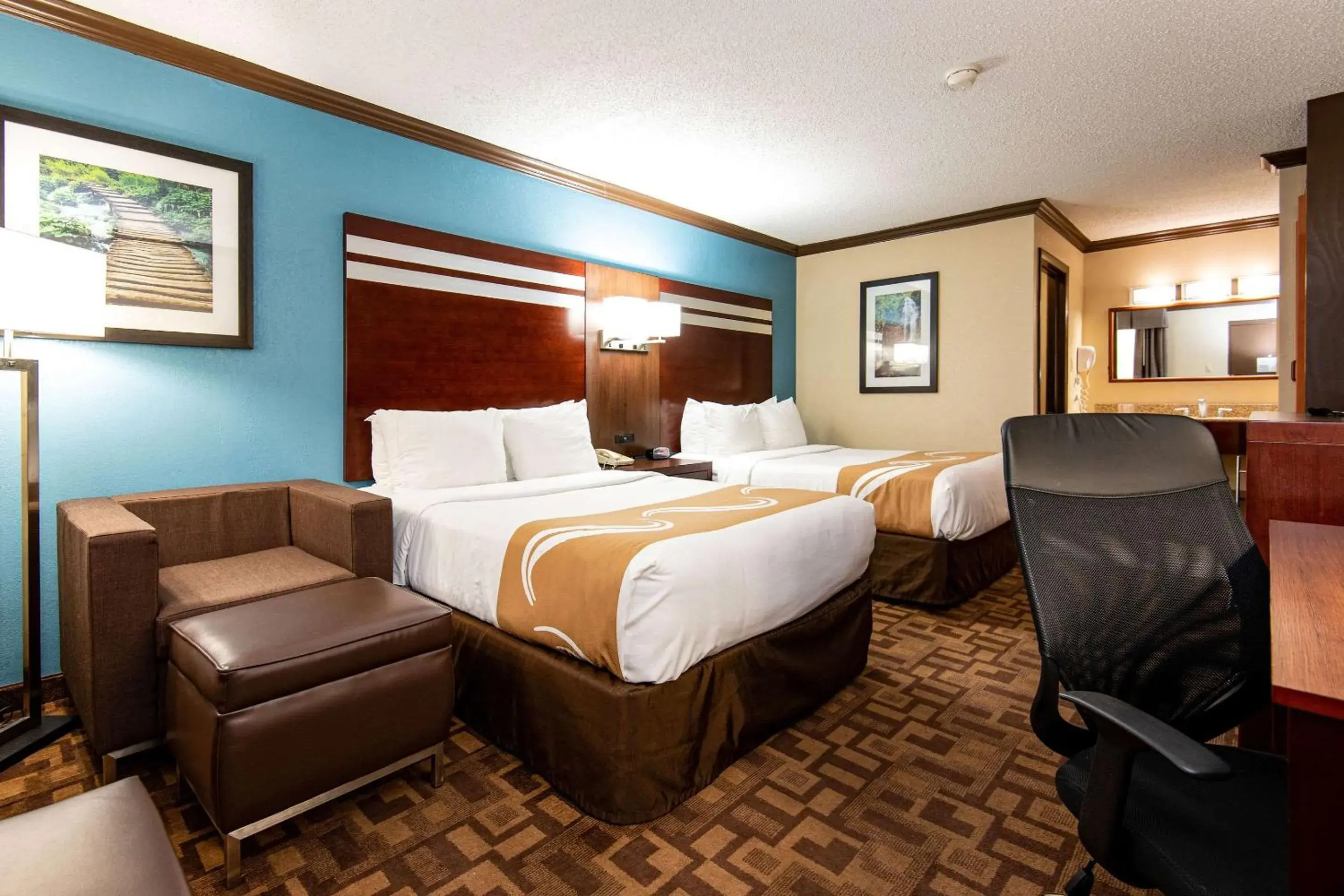 Standard Double Room with Two Double Beds - Non-Smoking in Quality Inn & Suites Quakertown-Allentown Standard Double Room with Two Double Beds - Non-Smoking in Quality Inn & Suites Quakertown-Allentown