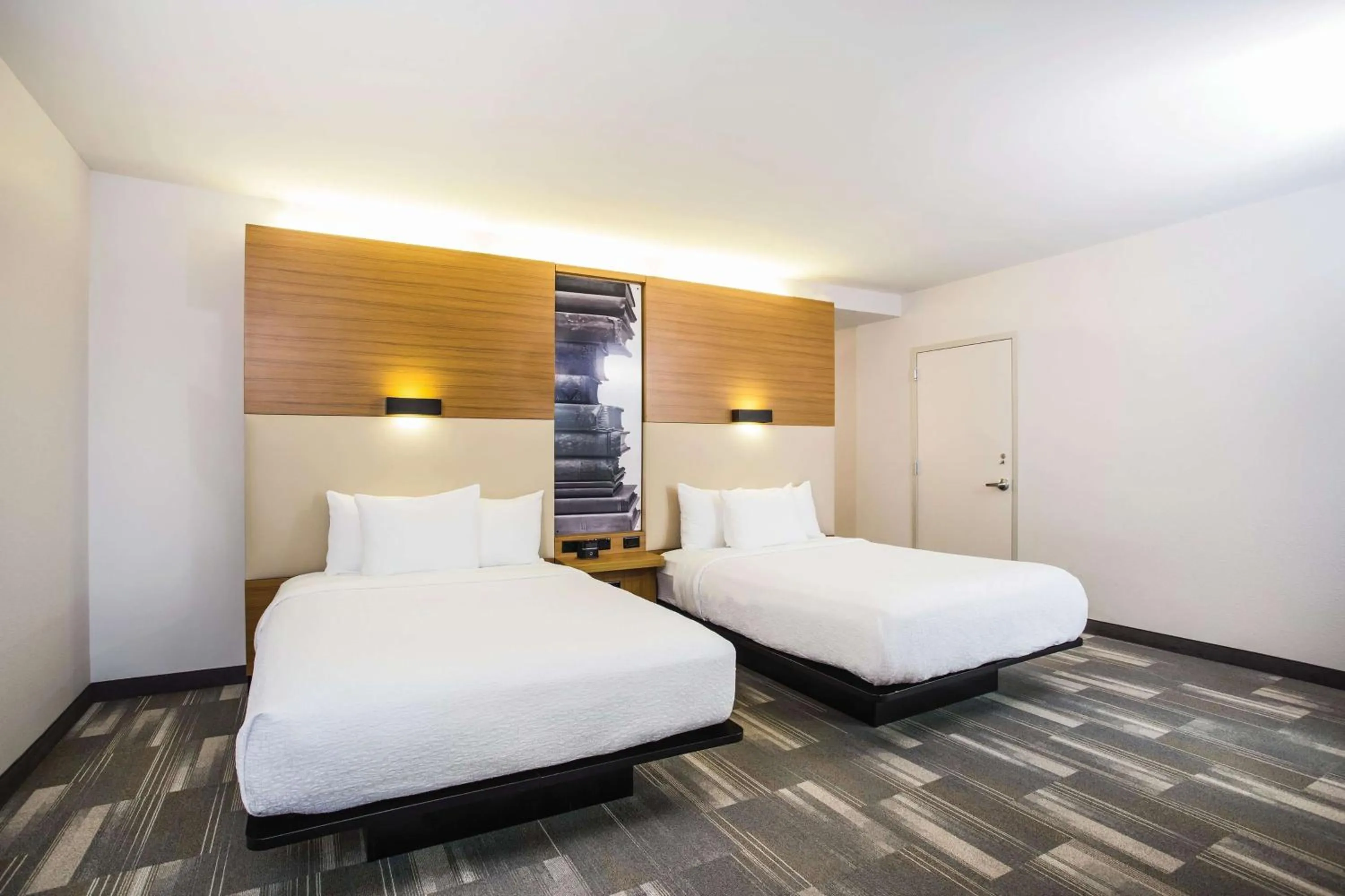 Bed in La Quinta by Wyndham Winchester