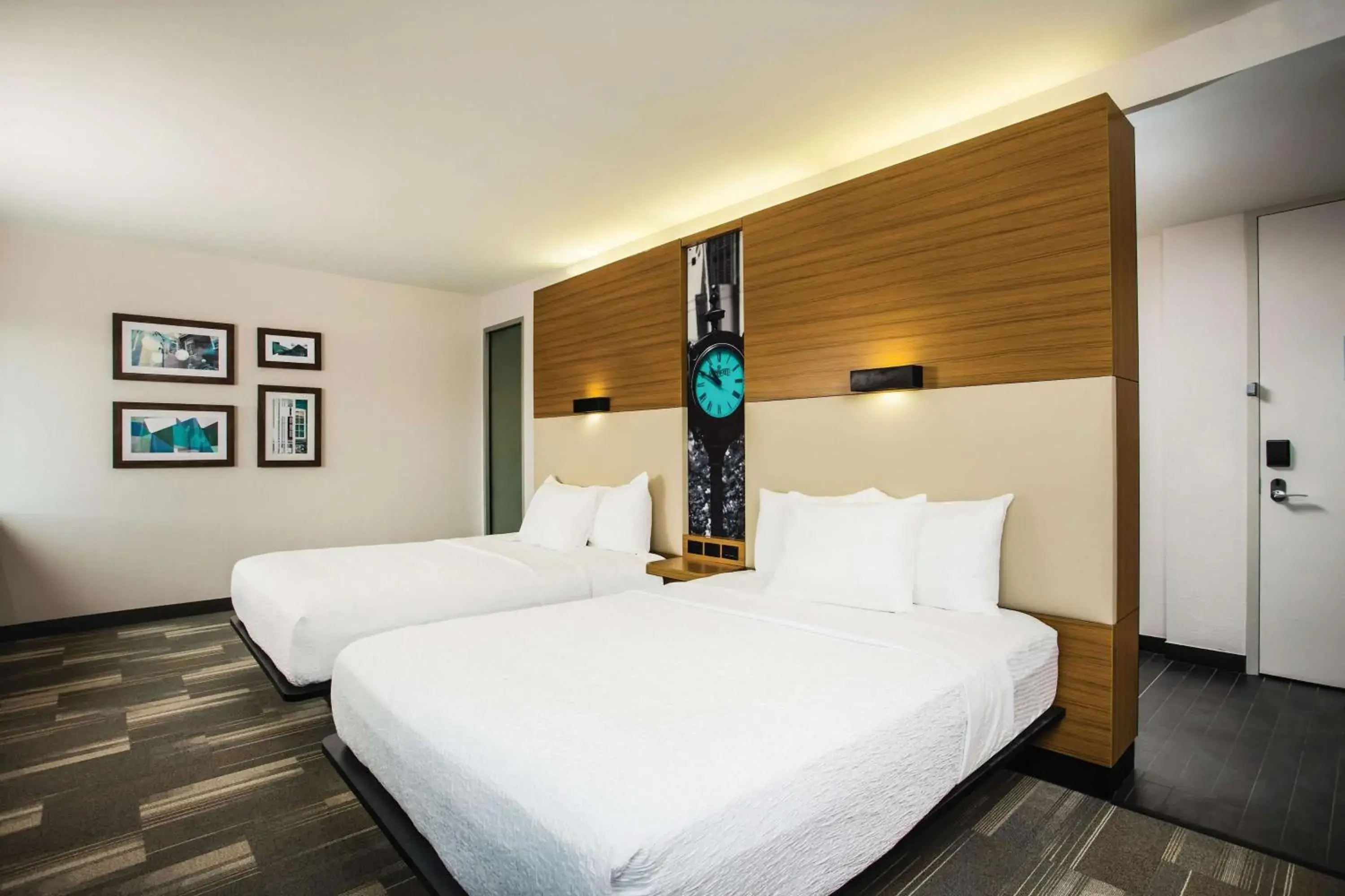 Bed in La Quinta by Wyndham Winchester Bed in La Quinta by Wyndham Winchester