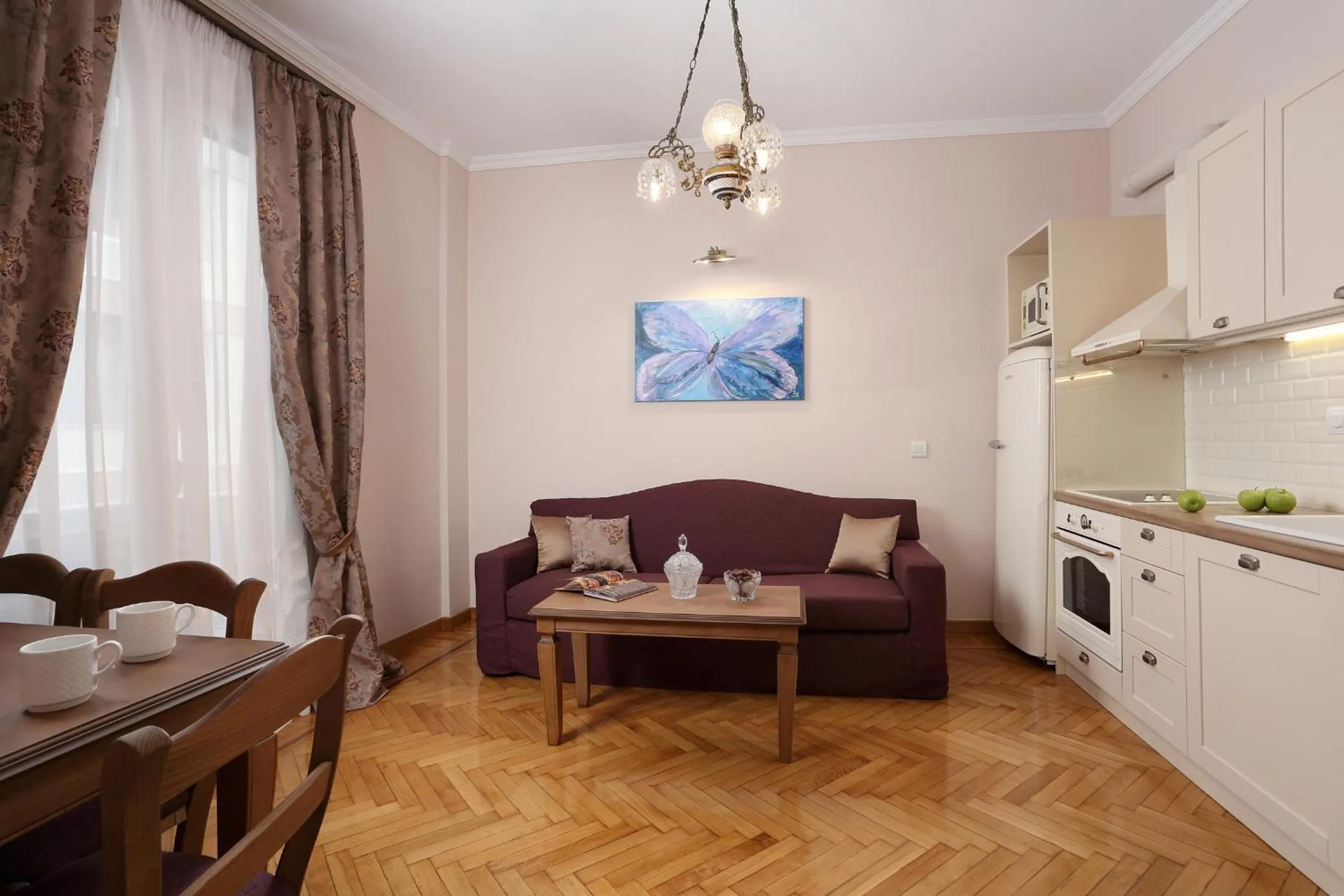 Seating area in V1935 Luxurious Apartments