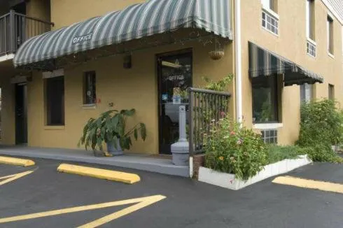 Facade/entrance in Cabarrus Inn