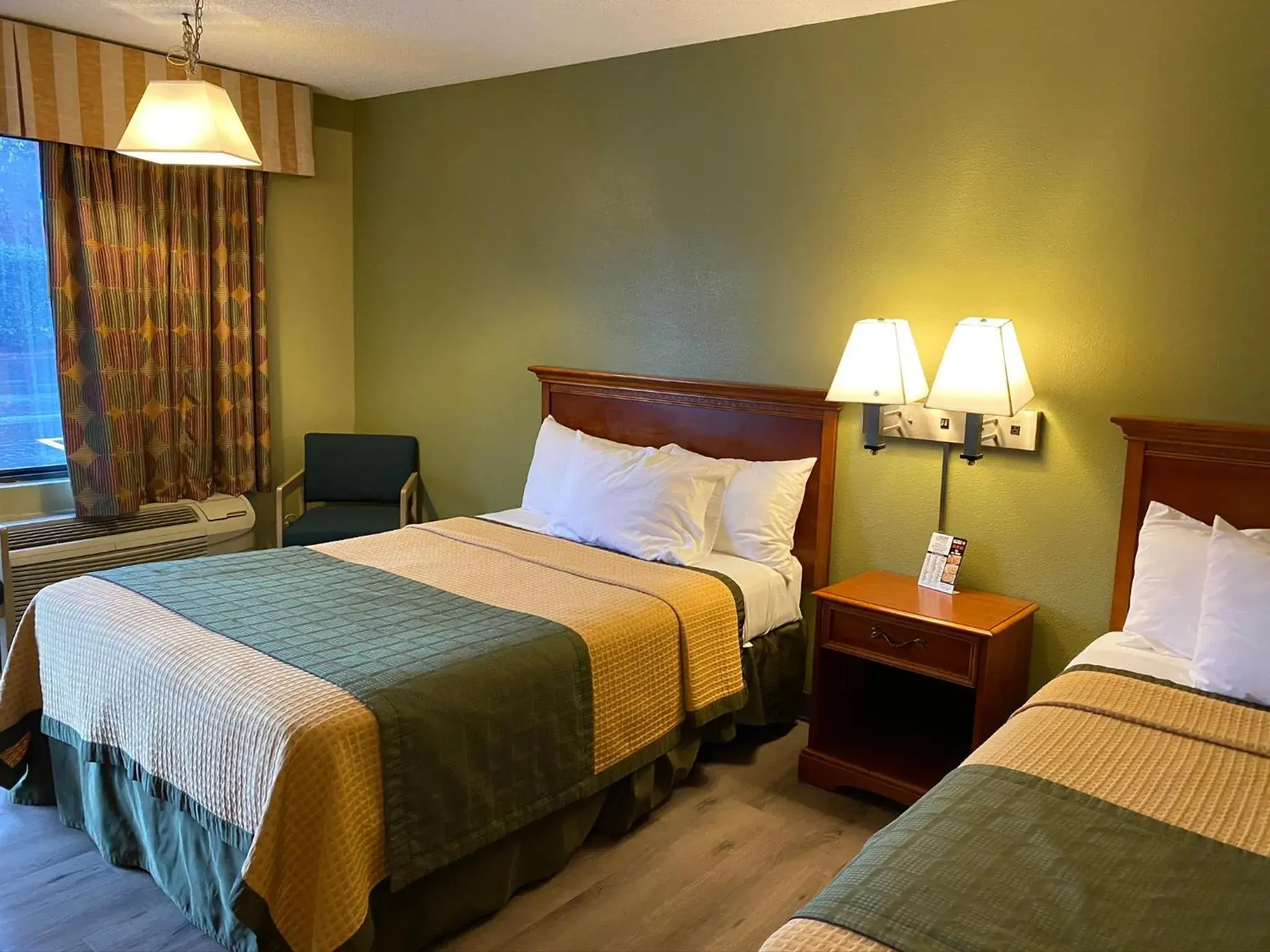 Double Room with Two Double Beds in Cabarrus Inn Double Room with Two Double Beds in Cabarrus Inn