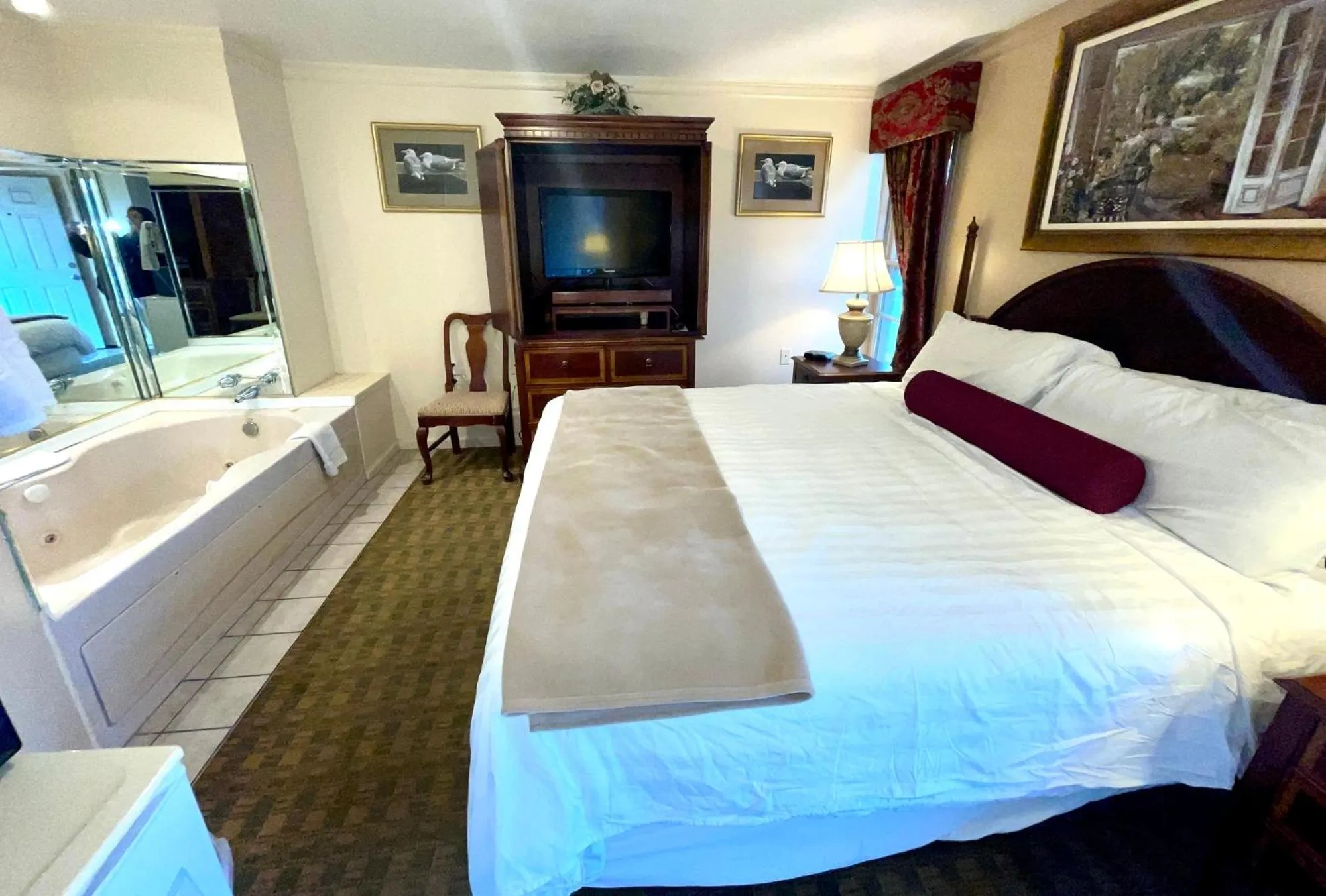 Hot Tub in The Maddox Inn