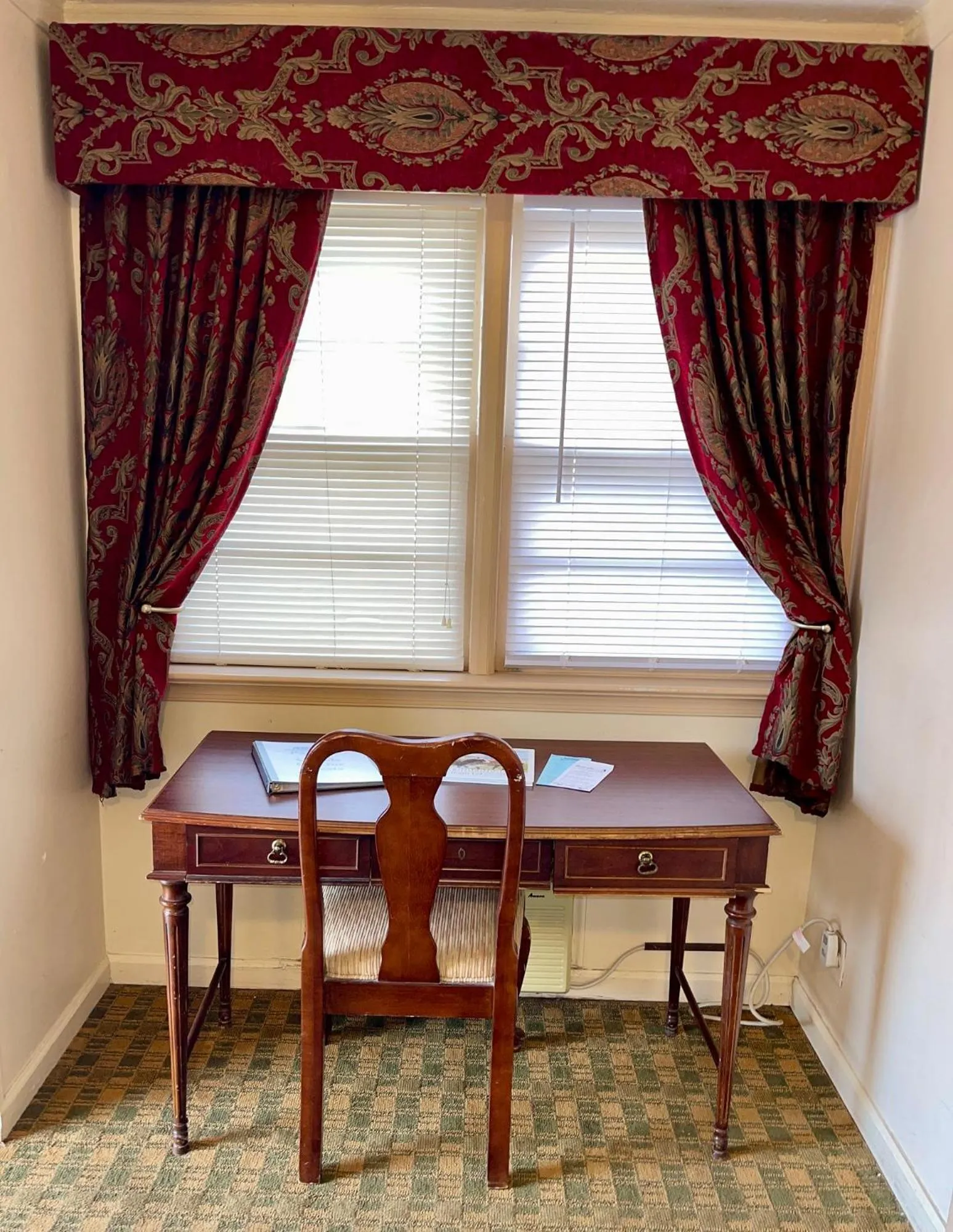 Bedroom in The Maddox Inn