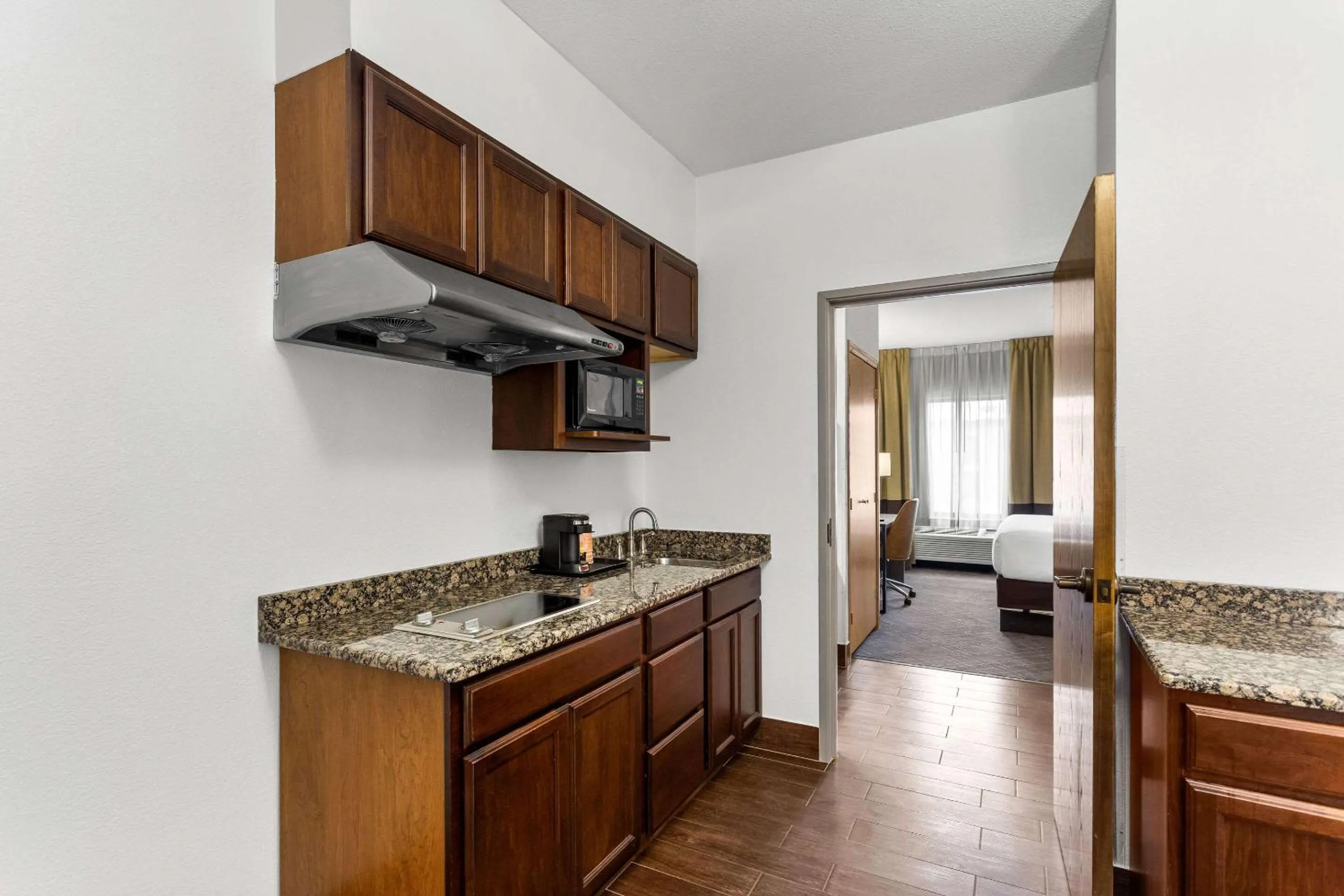 Bedroom, Bed in Comfort Inn & Suites Kenosha-Pleasant Prairie