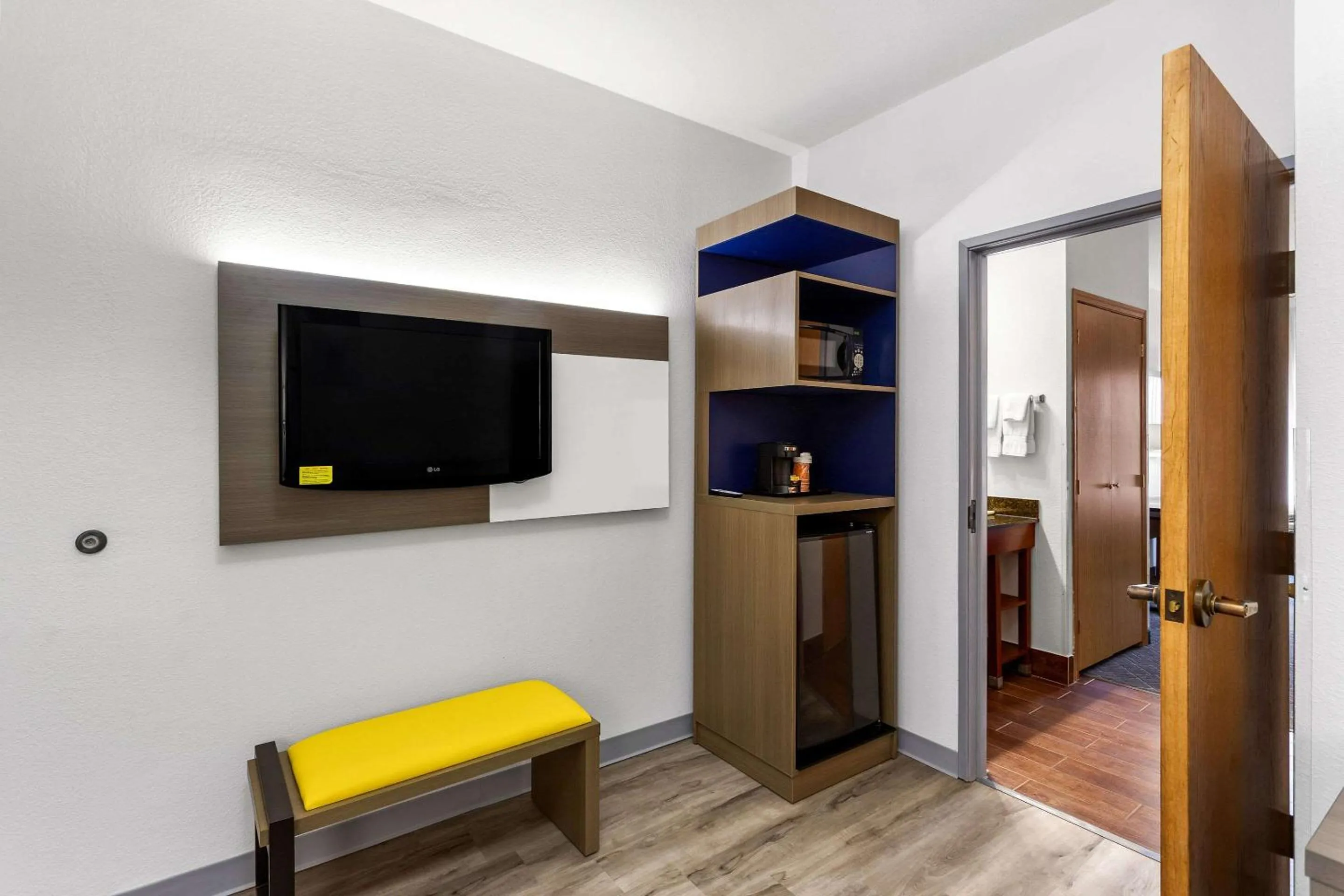 Bedroom in Comfort Inn & Suites Kenosha-Pleasant Prairie