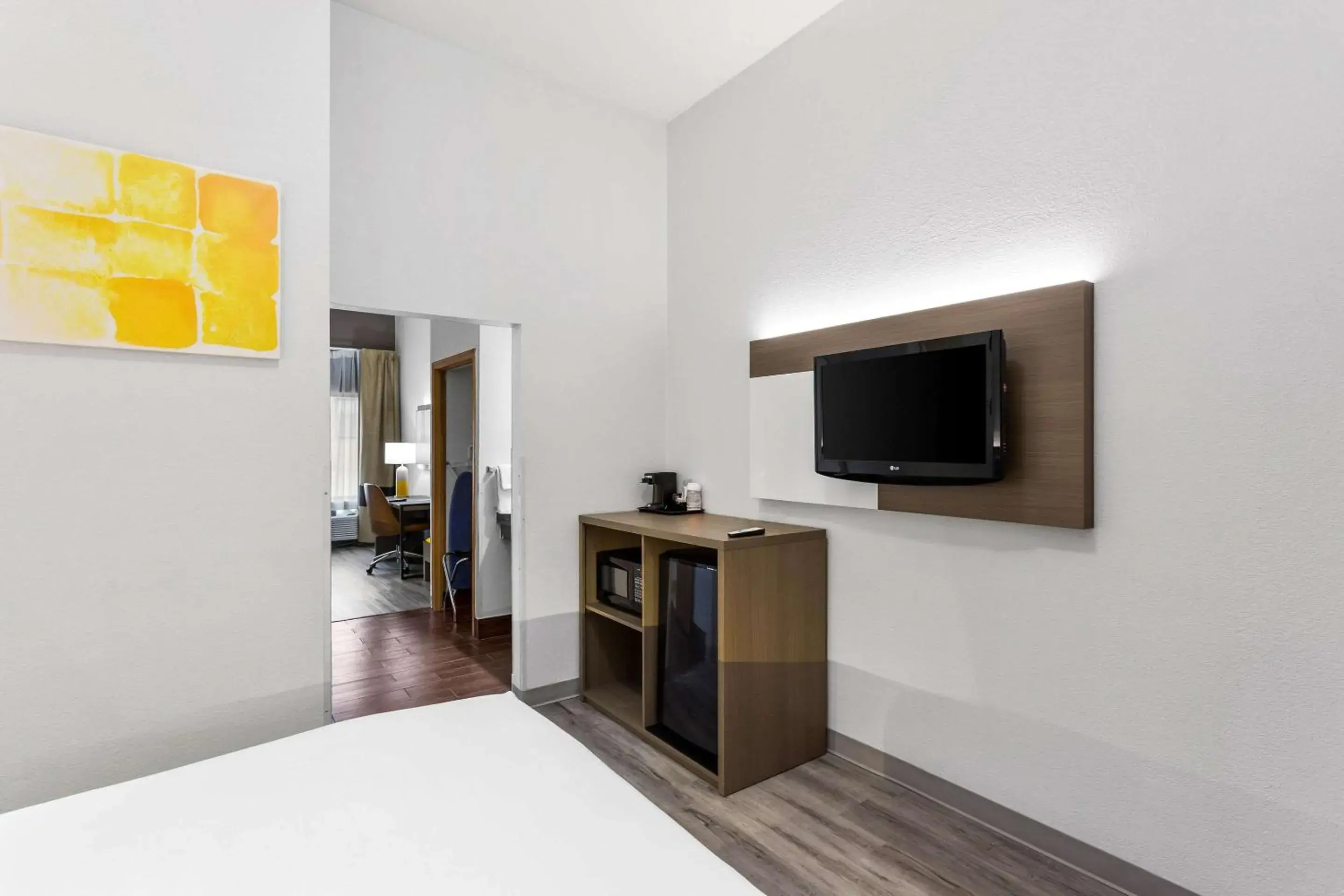 Bedroom, Bed in Comfort Inn & Suites Kenosha-Pleasant Prairie Bedroom, Bed in Comfort Inn & Suites Kenosha-Pleasant Prairie