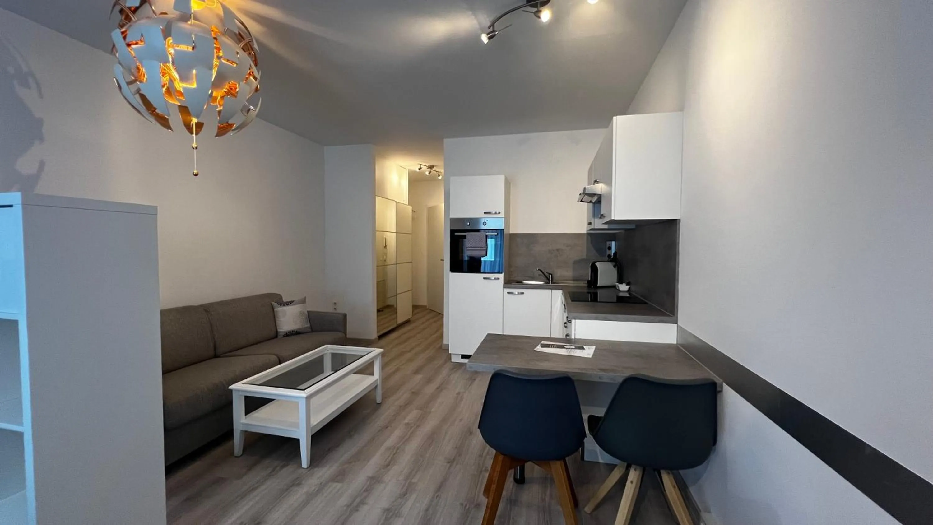 Photo of the whole room in Blue Riverside Apartments