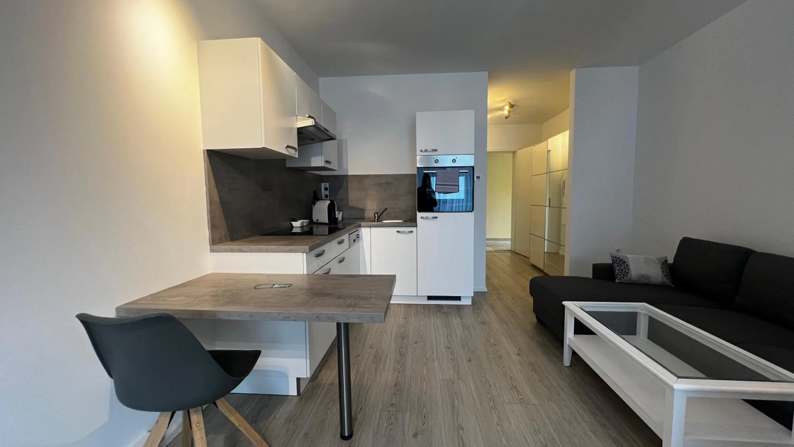 Dining area in Blue Riverside Apartments