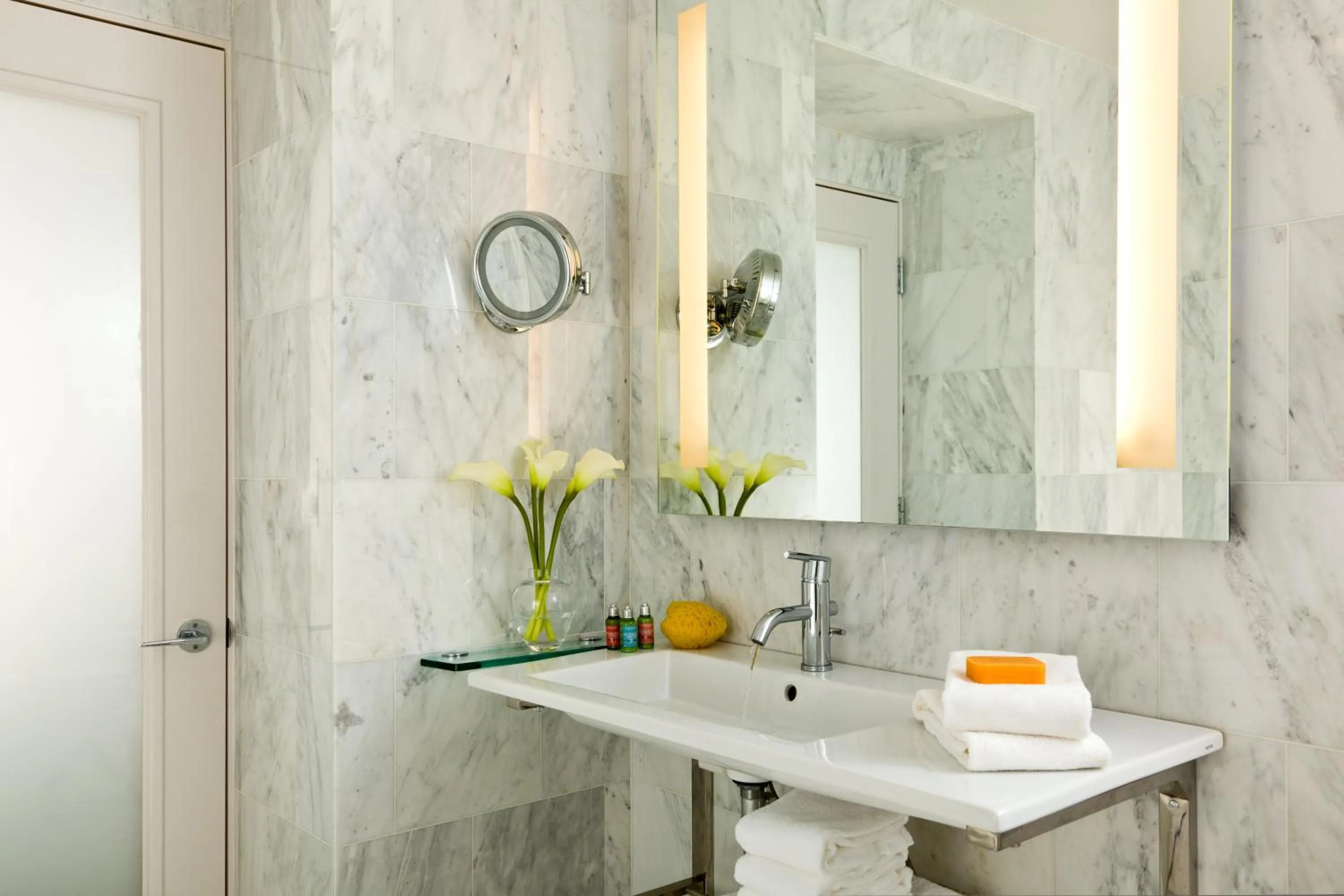 Bathroom in Chestnut Hill Hotel