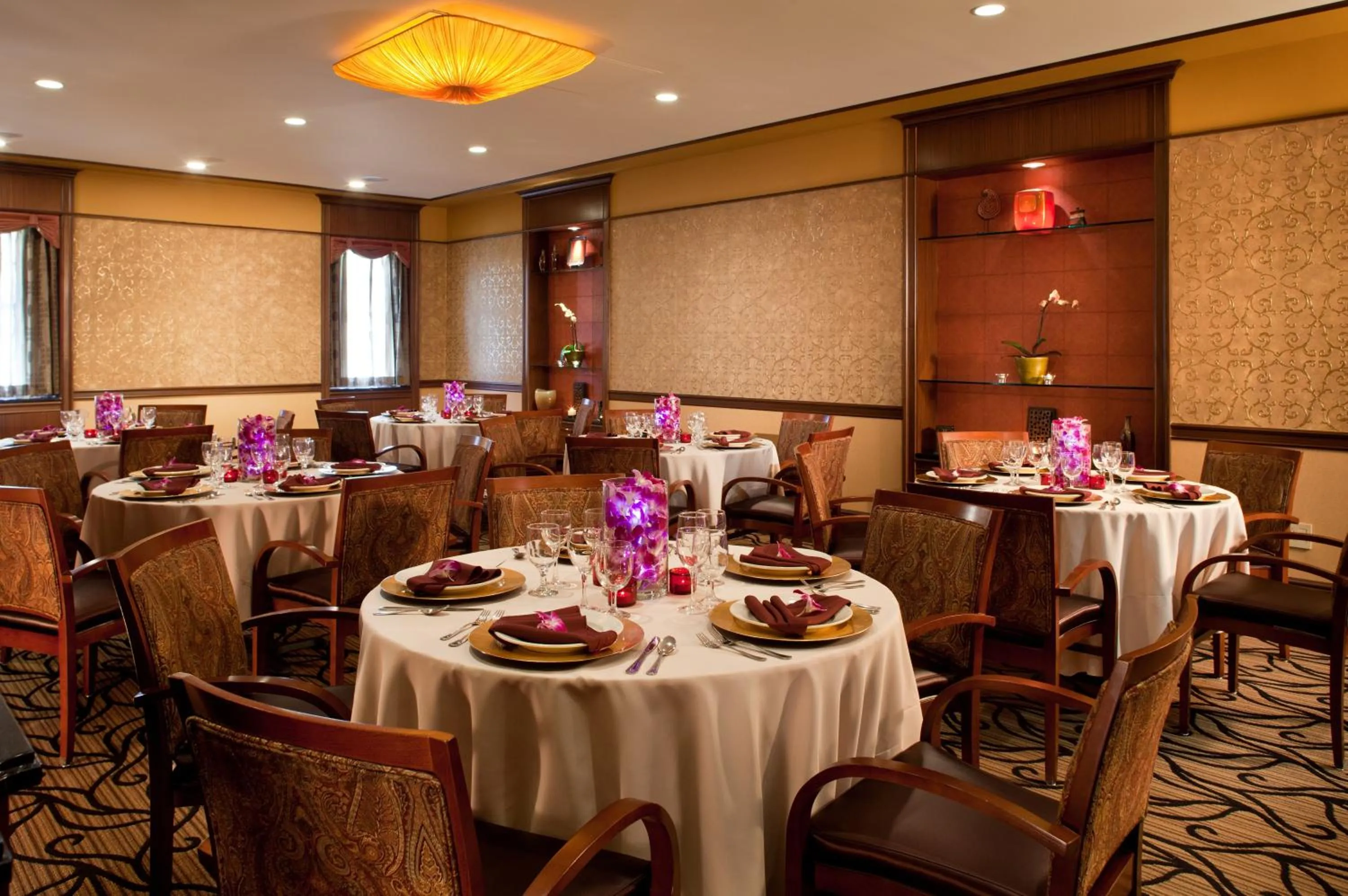 Banquet/Function facilities in Chestnut Hill Hotel