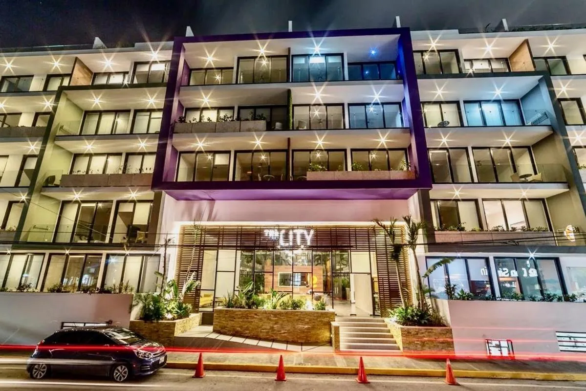 Property building in Menesse the City by Casago