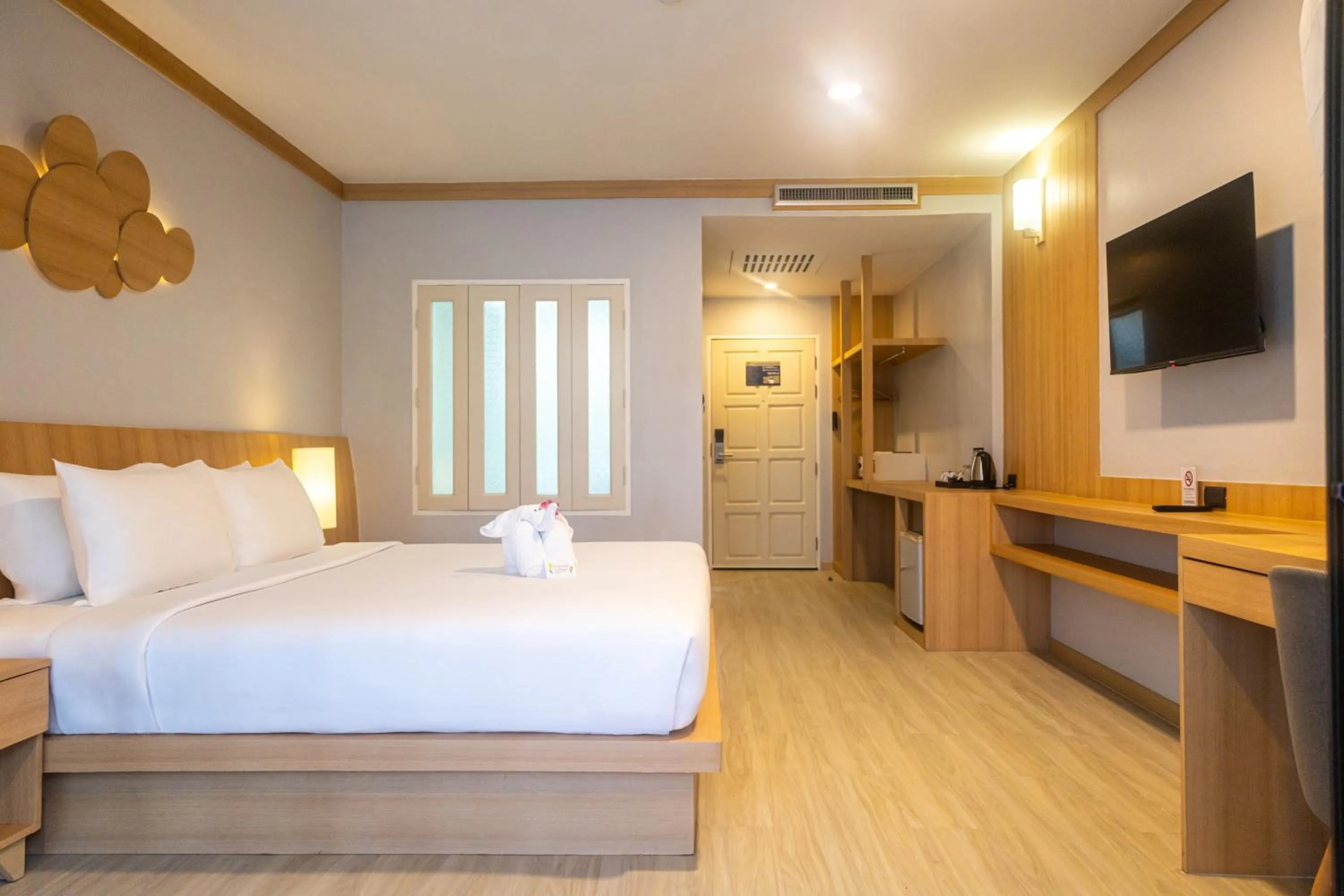 Bedroom, Bed in Amata Patong