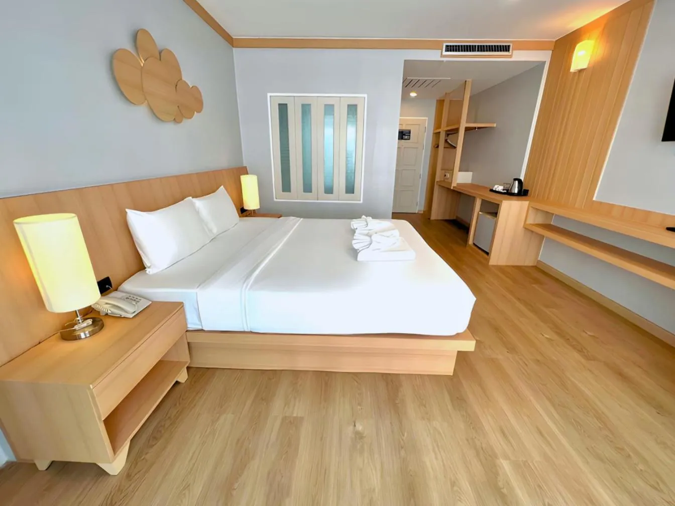 Bedroom, Bed in Amata Patong