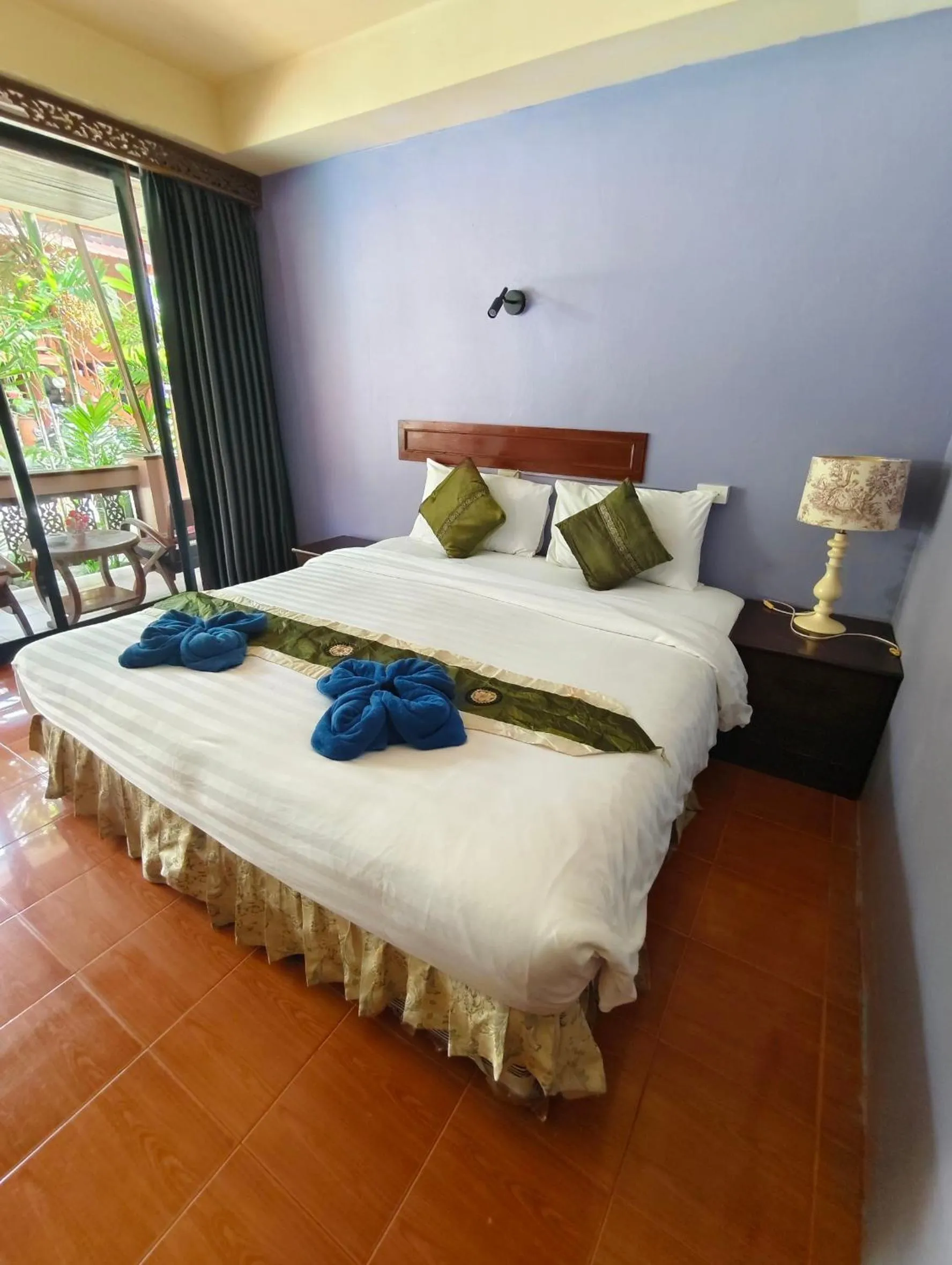 Bed in Grand Thai House Resort Lamai