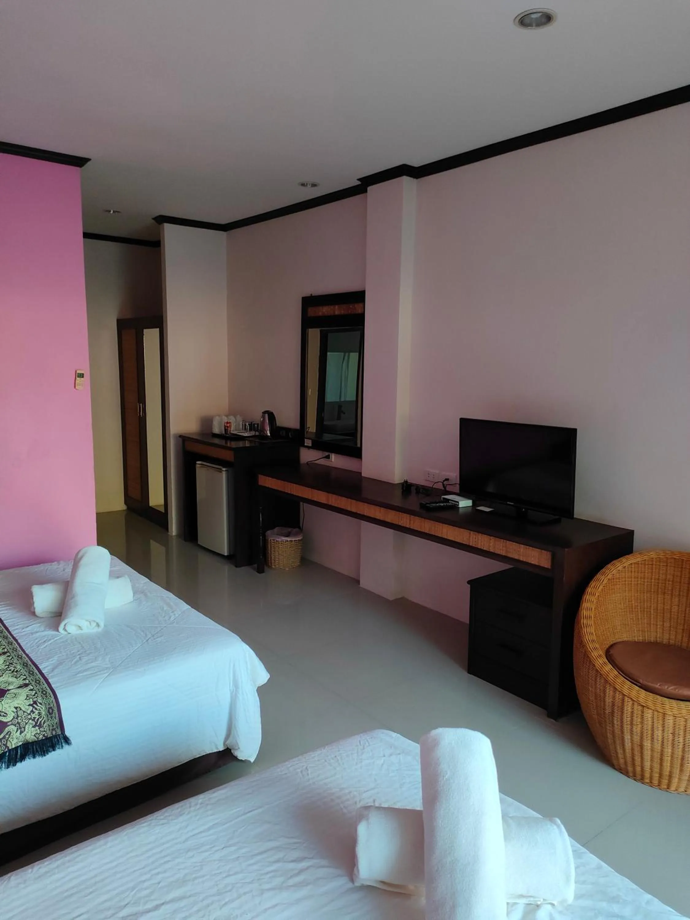 TV and multimedia, Bed in Grand Thai House Resort Lamai