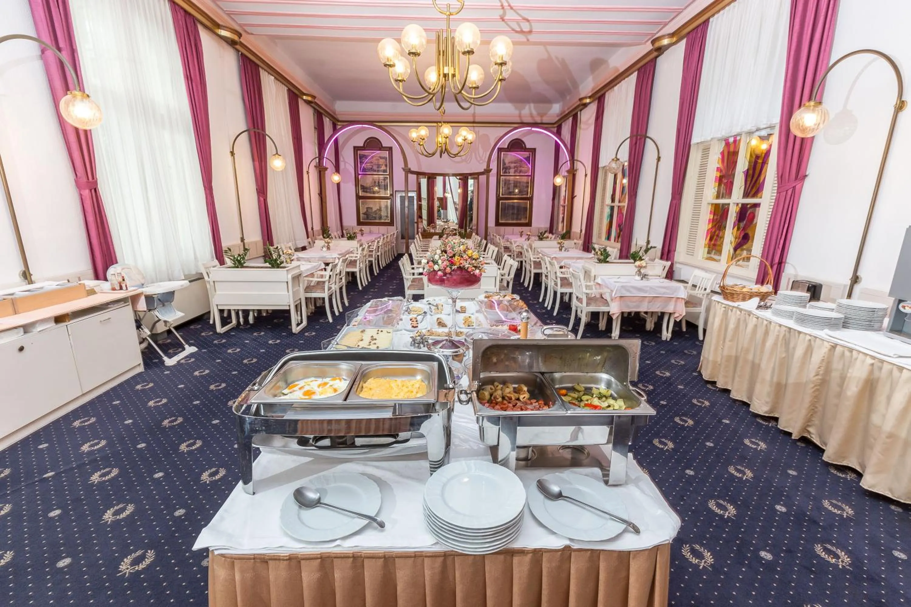 Restaurant/places to eat in Hotel Galeb