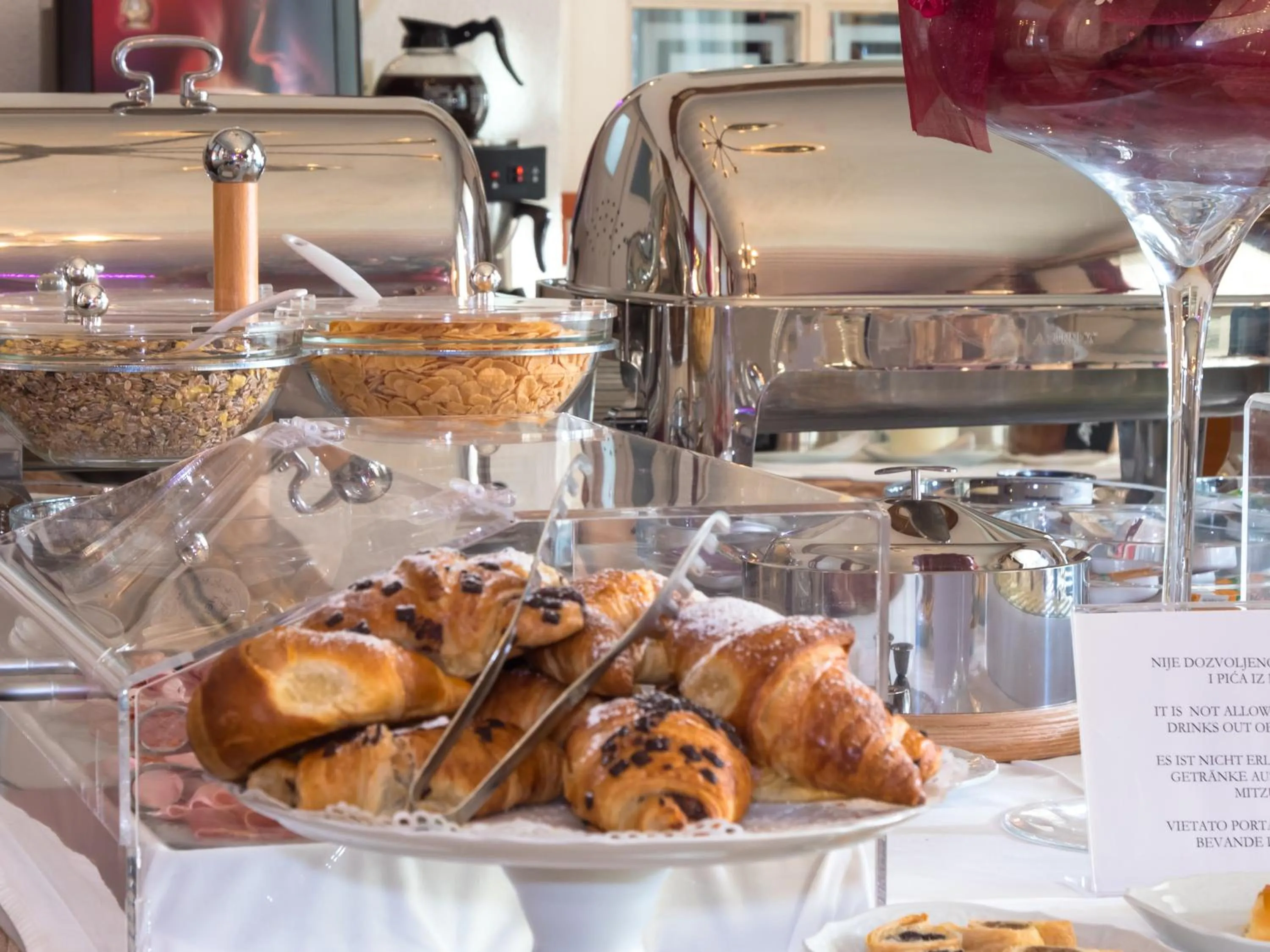 Breakfast in Hotel Galeb