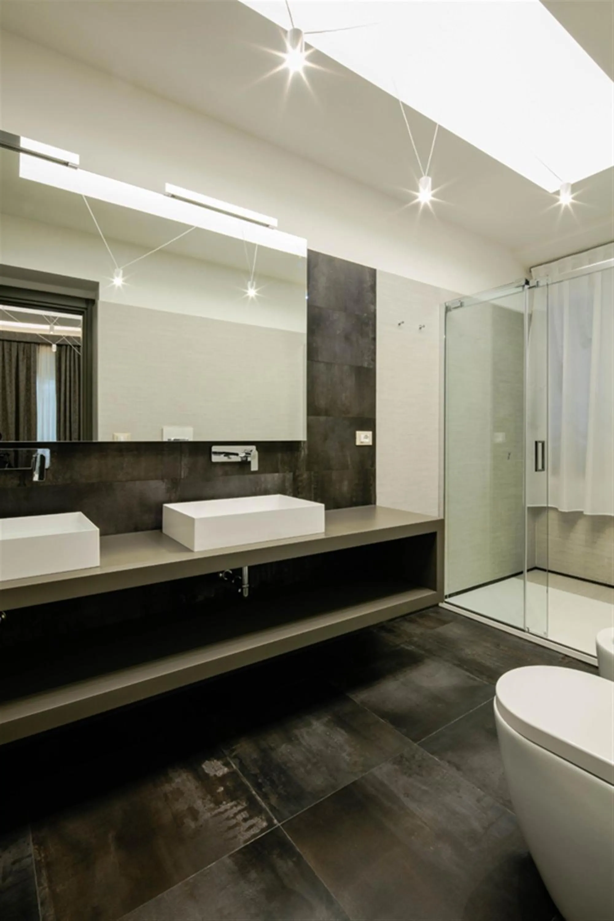 Bathroom in Via Veneto Luxury Suites