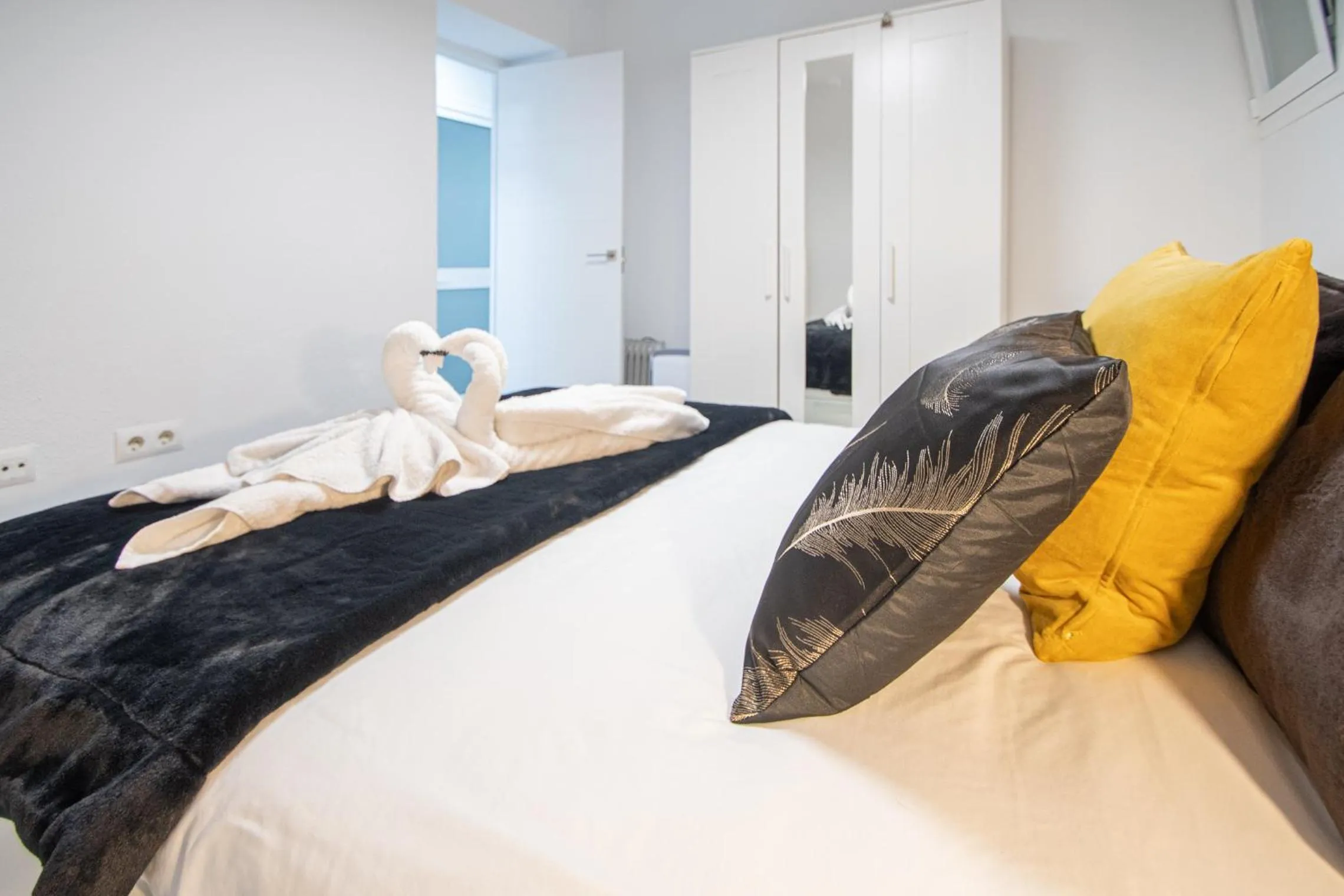 Bedroom, Bed in Apartamento Arco de los Blanco