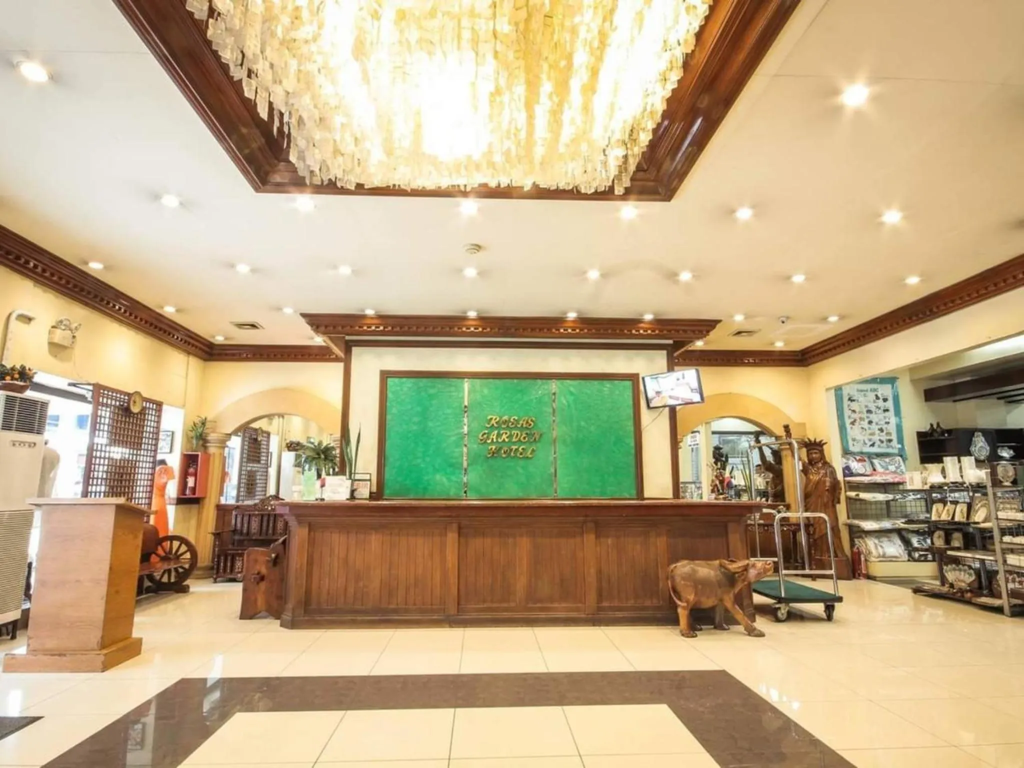 Lobby or reception in Rosas Garden Hotel