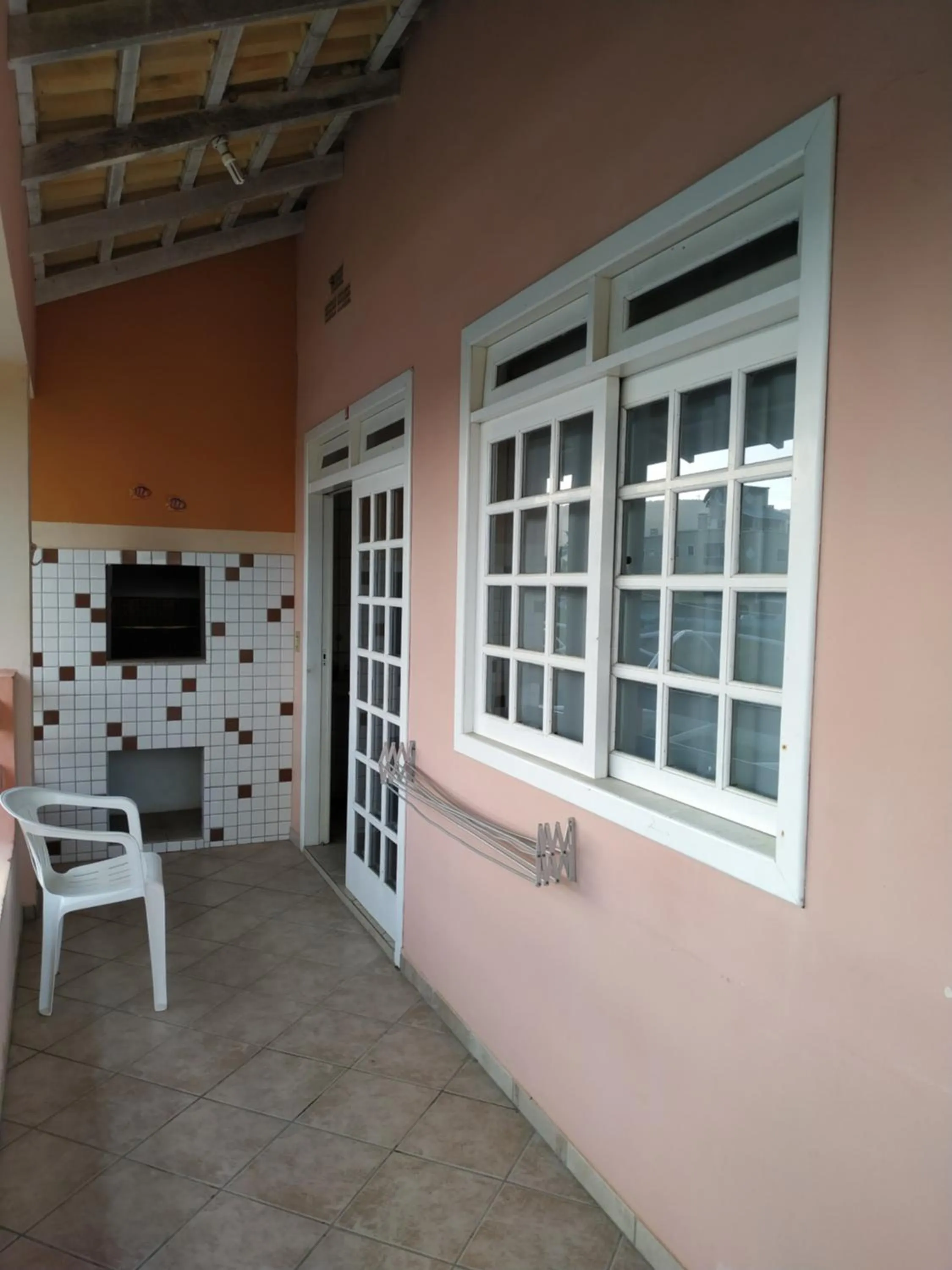 BBQ facilities in Residencial Praia Bombas