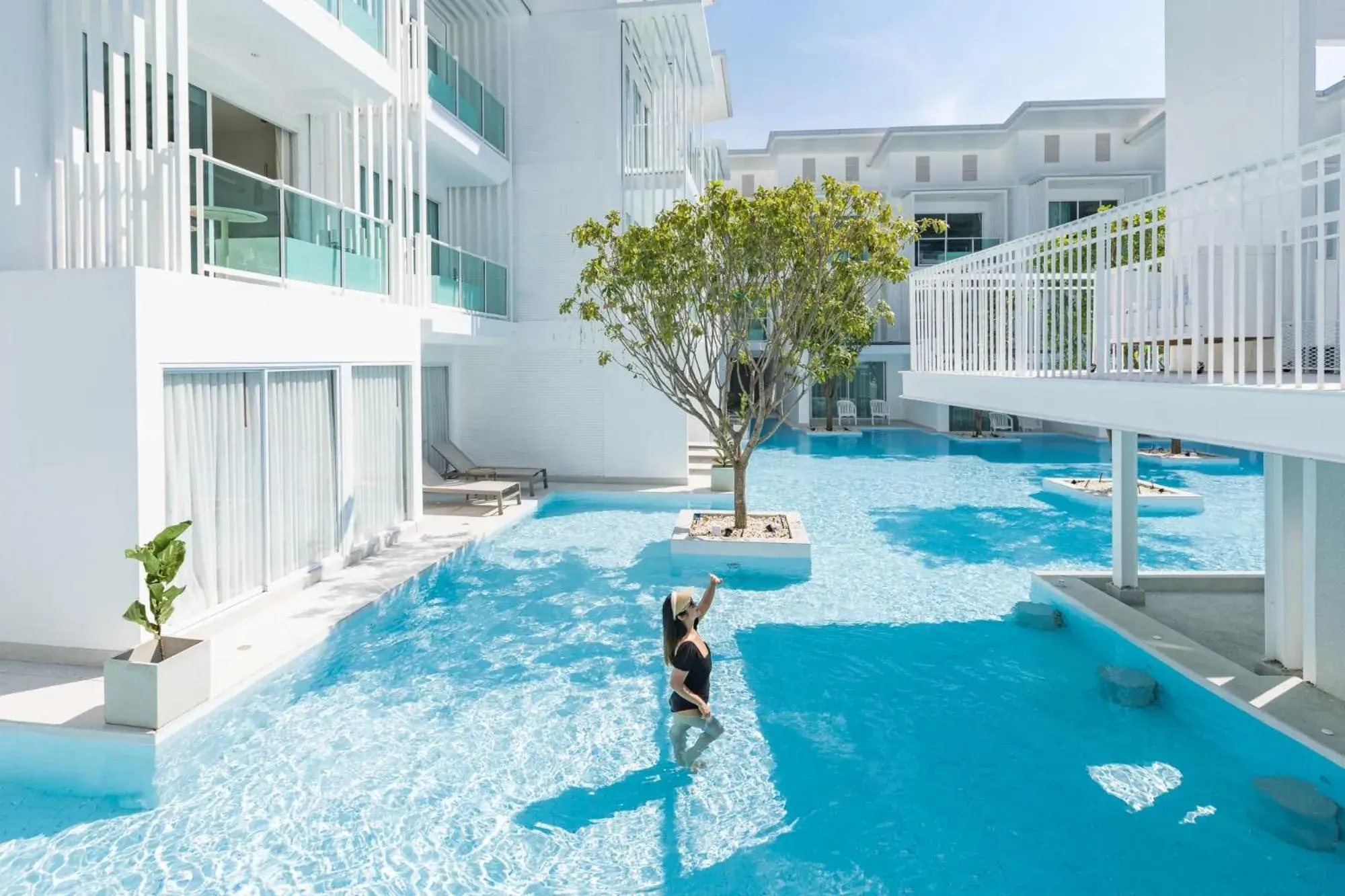 Pool view in Prima Hotel Pattaya Pool view in Prima Hotel Pattaya