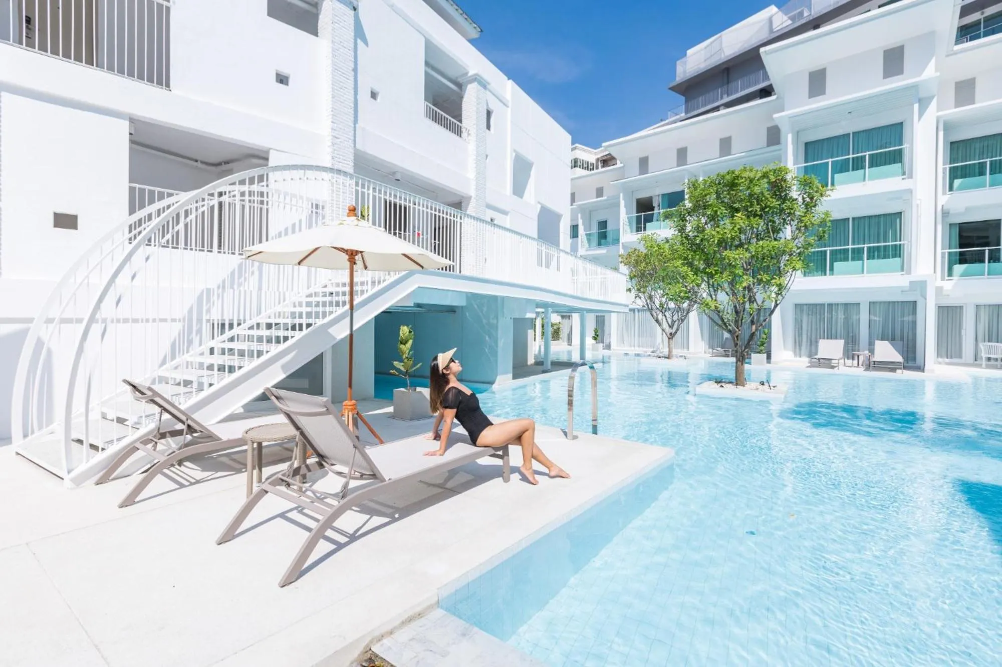 Pool view in Prima Hotel Pattaya