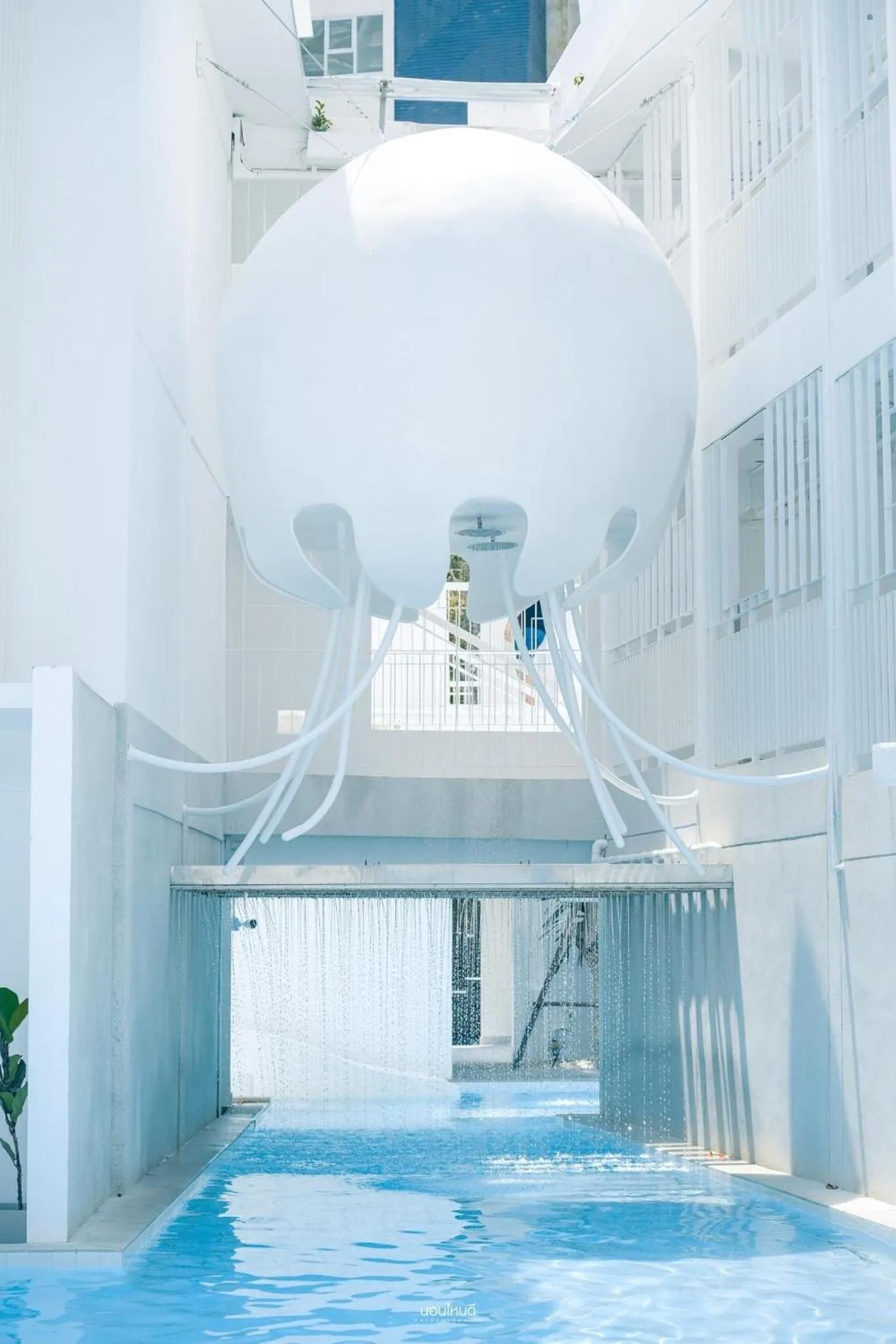 Swimming pool in Prima Hotel Pattaya