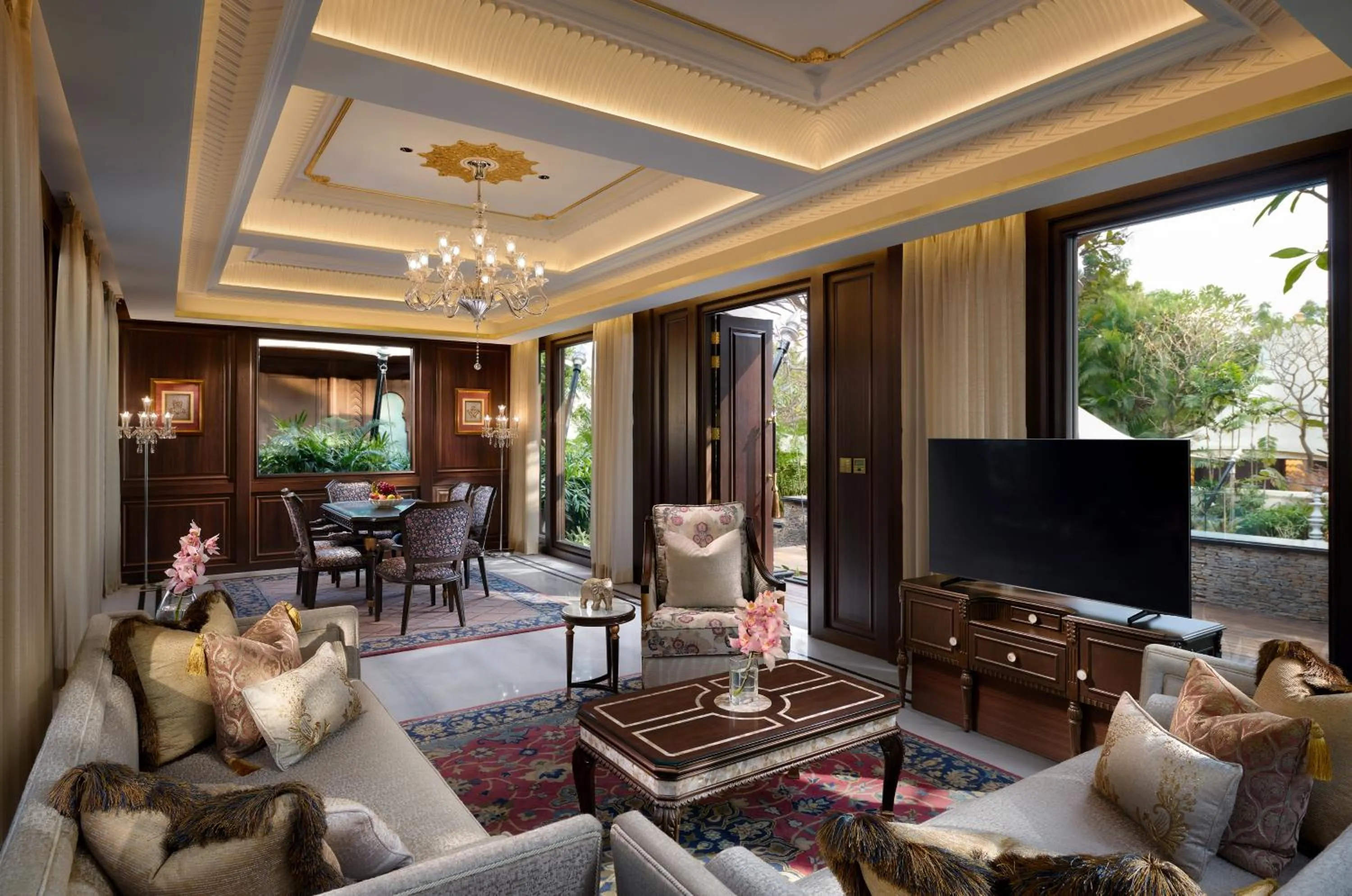 TV and multimedia in The Leela Palace Udaipur