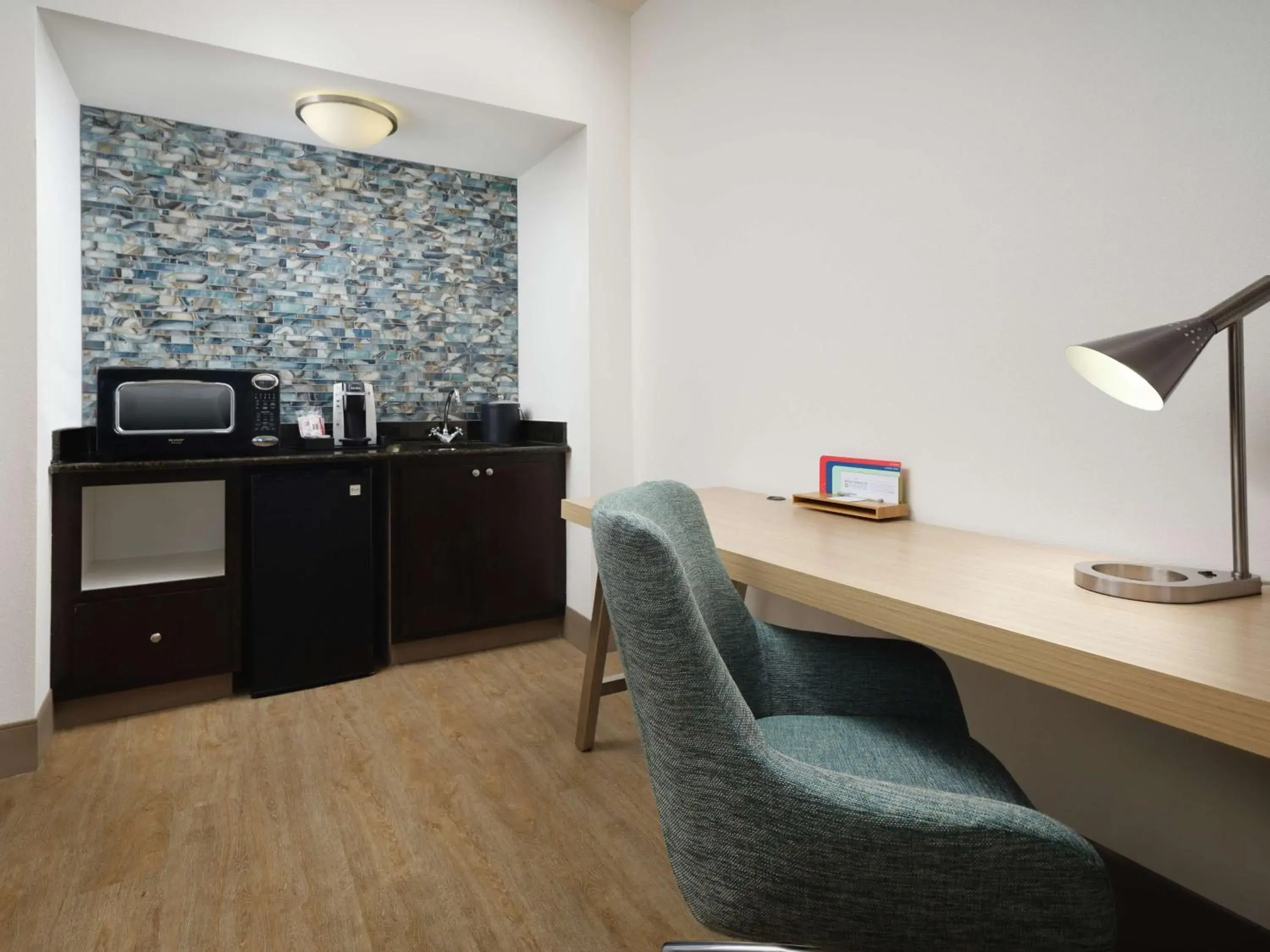 Bedroom in Hilton Garden Inn Atlanta NW/Kennesaw-Town Center Bedroom in Hilton Garden Inn Atlanta NW/Kennesaw-Town Center