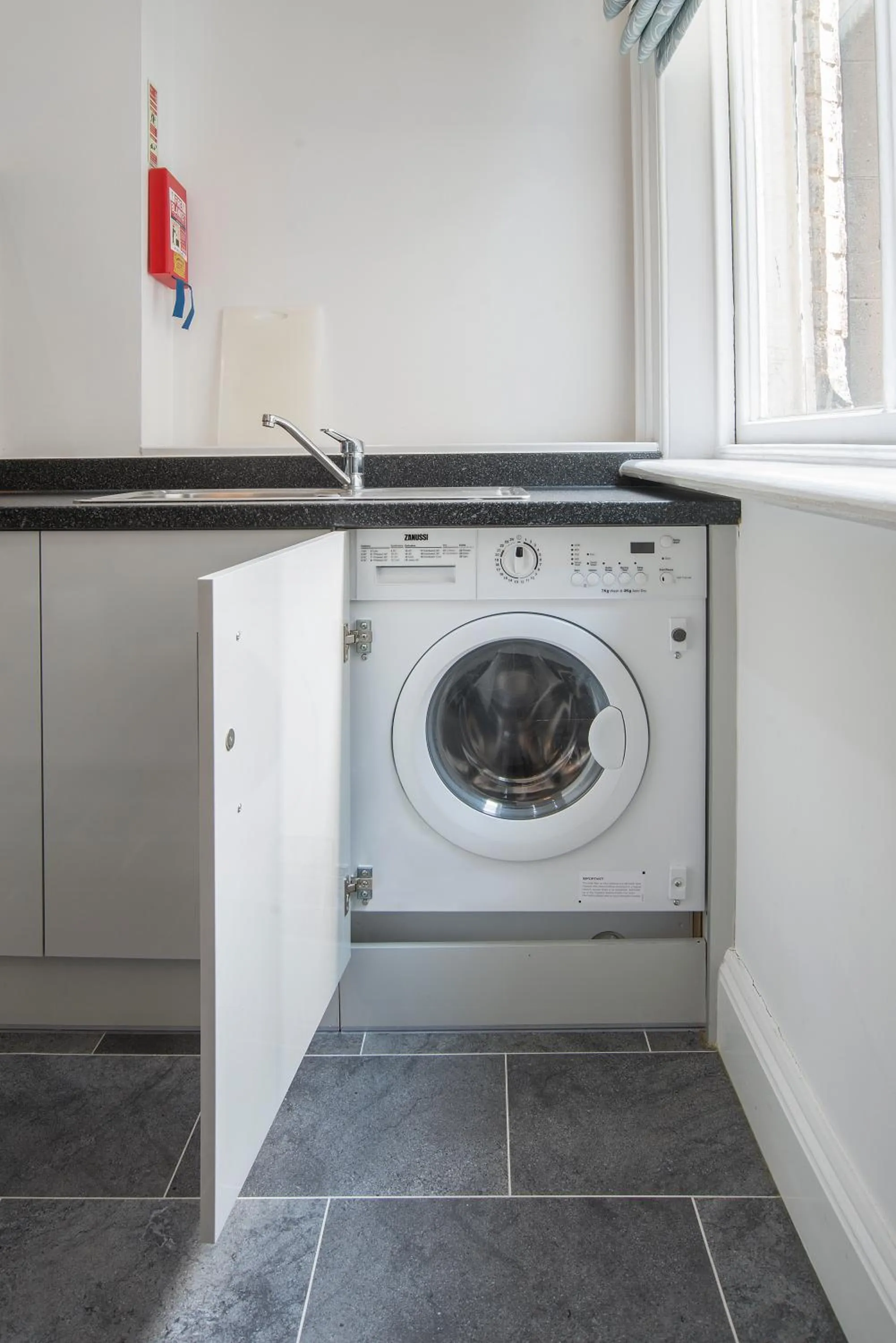 Kitchen or kitchenette in The Castle Collection 14 Cook Street