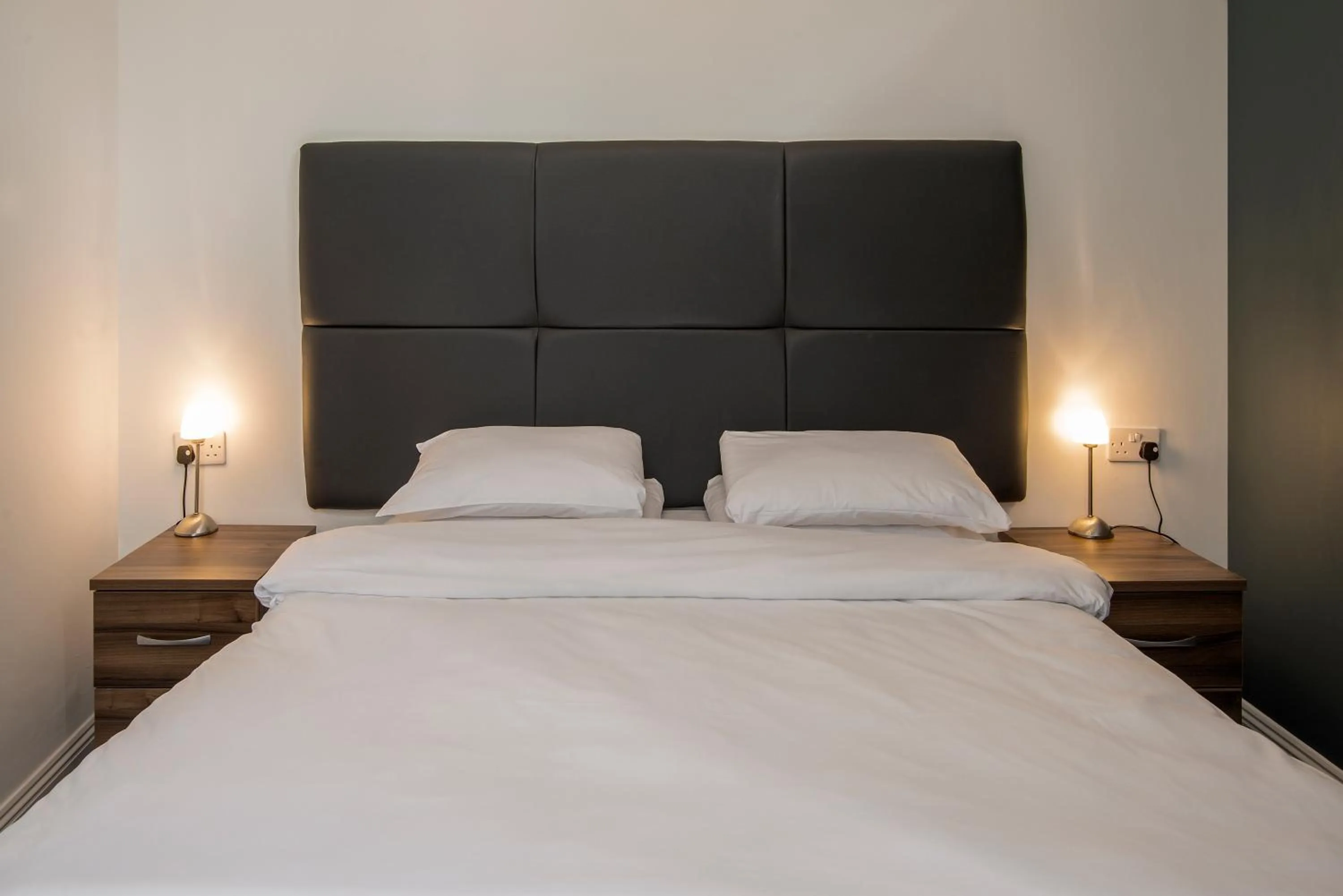 Bedroom, Bed in The Castle Collection 14 Cook Street