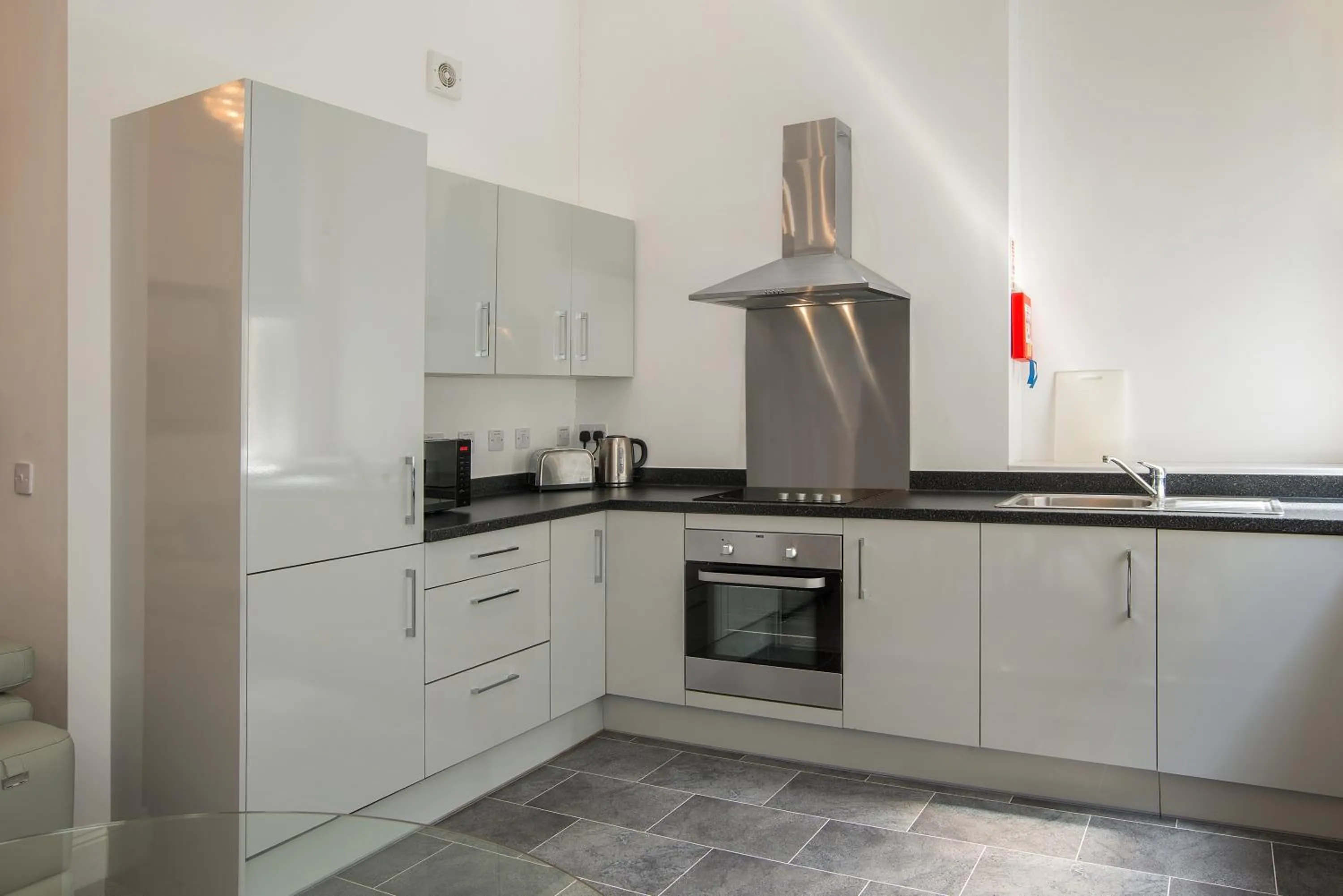 Kitchen or kitchenette in The Castle Collection 14 Cook Street