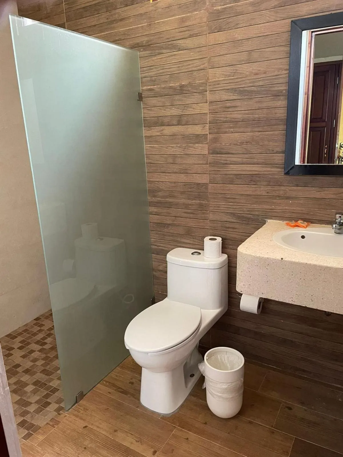 Toilet in Villas Vallazoo