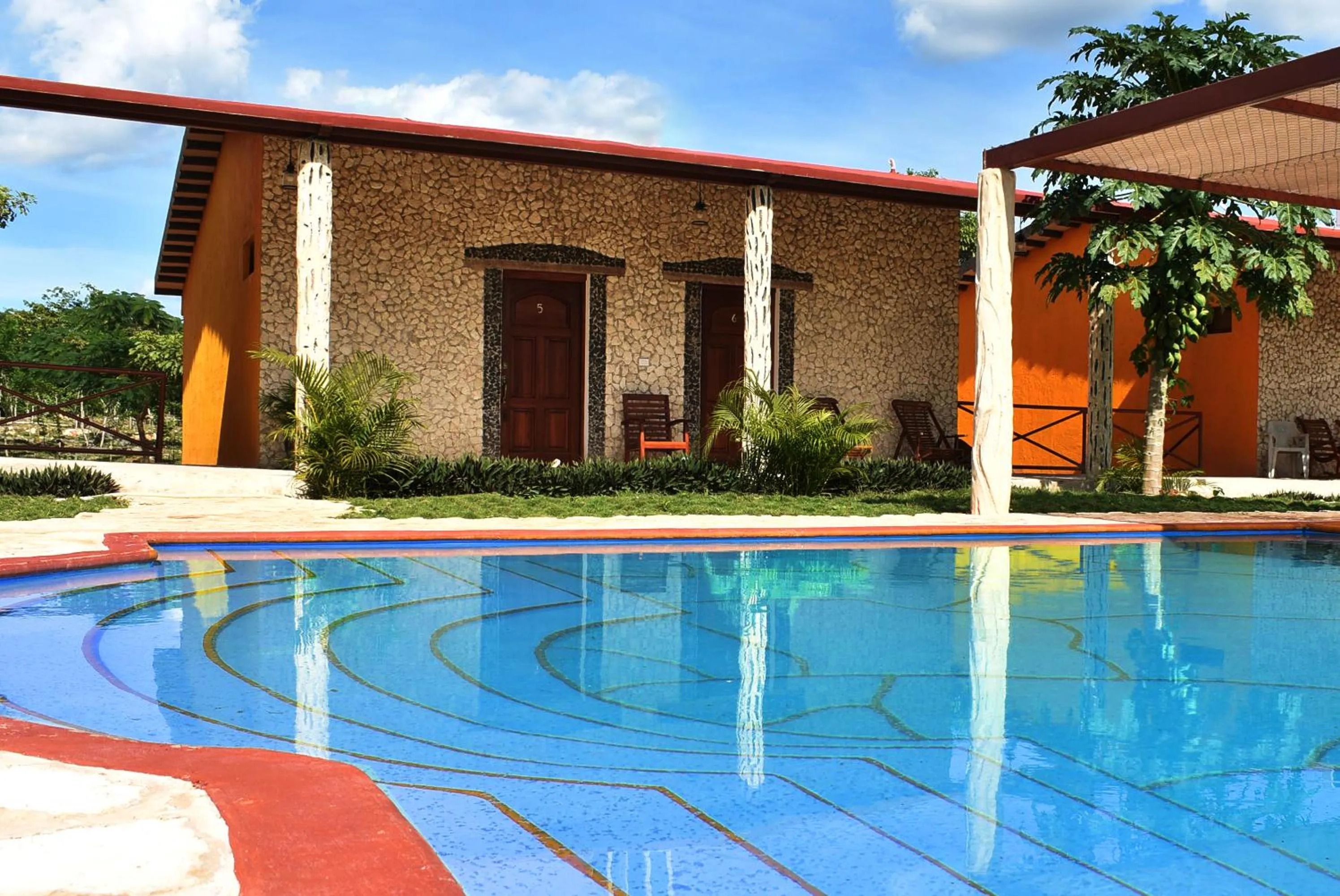 Swimming pool in Villas Vallazoo