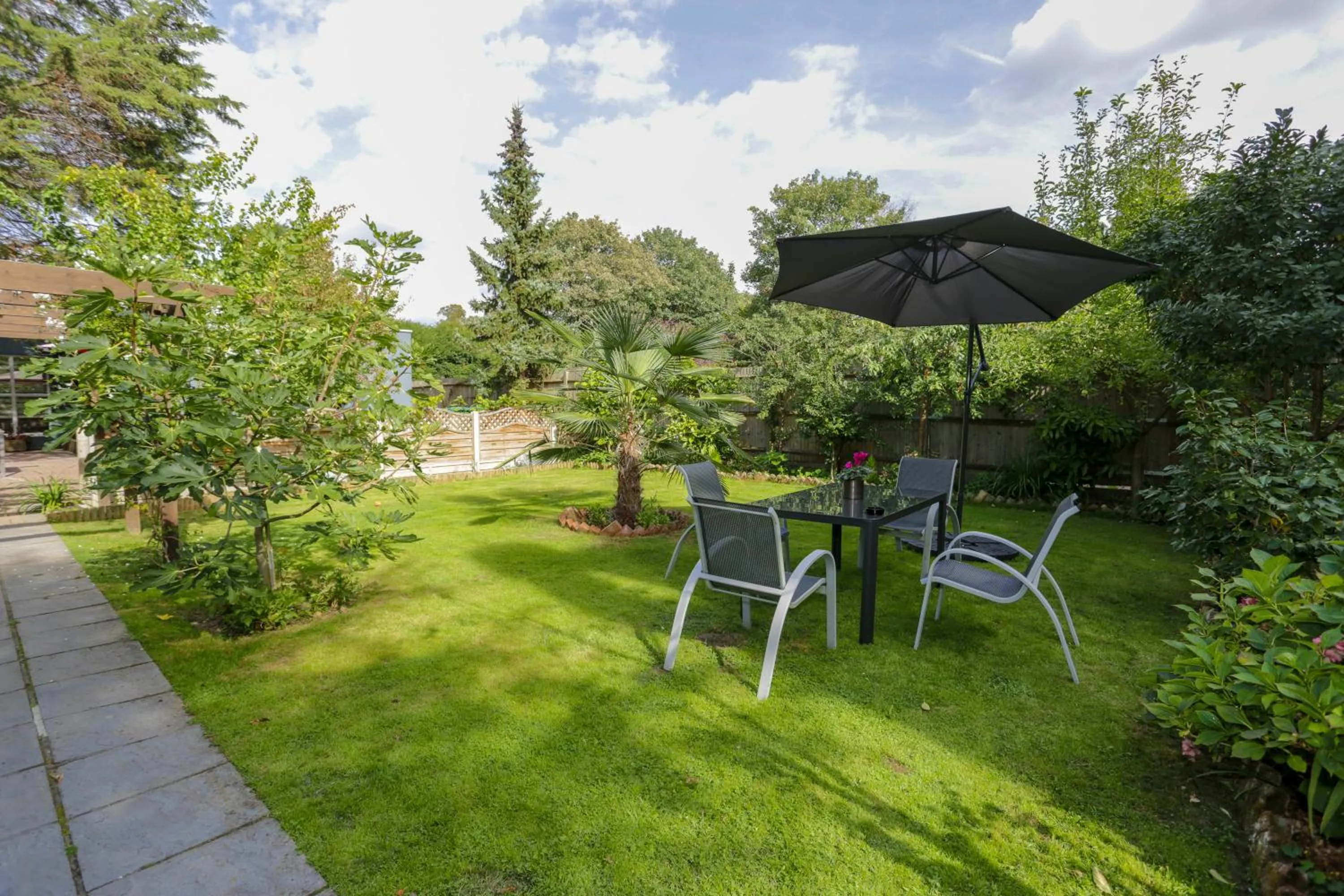 Garden in Beckenham Park Hotel