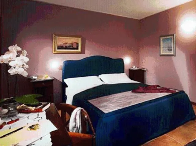 Photo of the whole room, Bed in Mongalletto