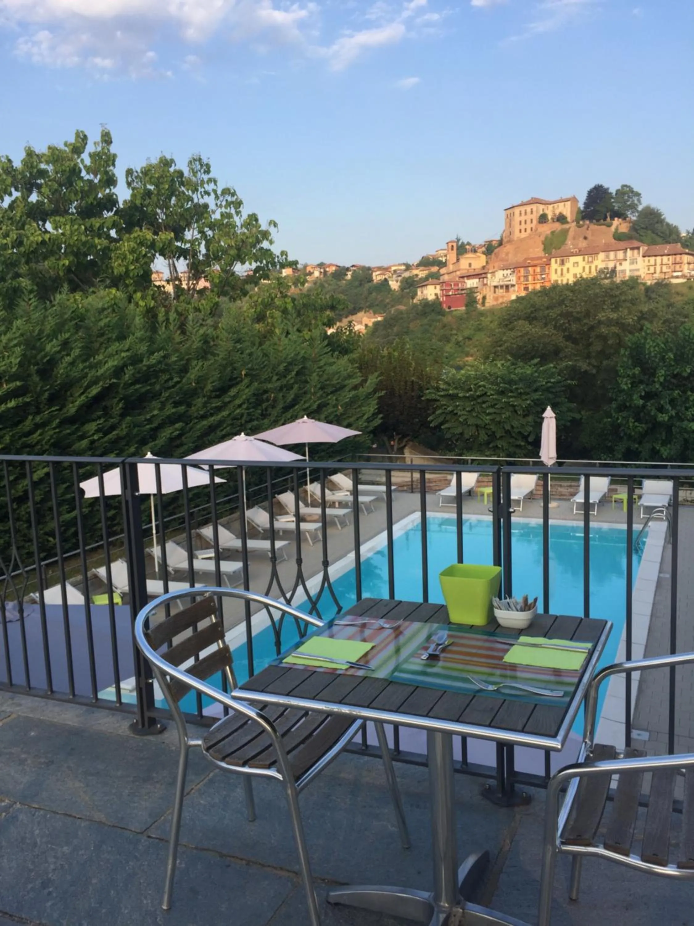 Pool view in Mongalletto