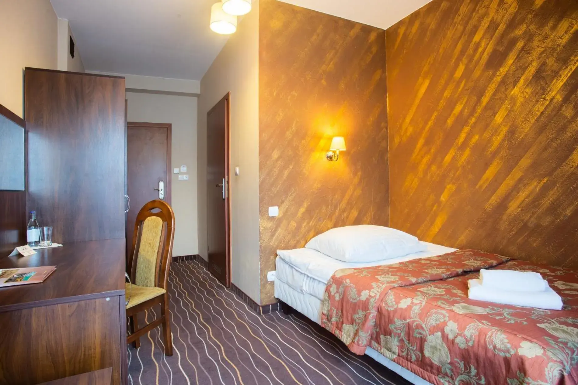 Single Room in Hotel Karino Spa Single Room in Hotel Karino Spa
