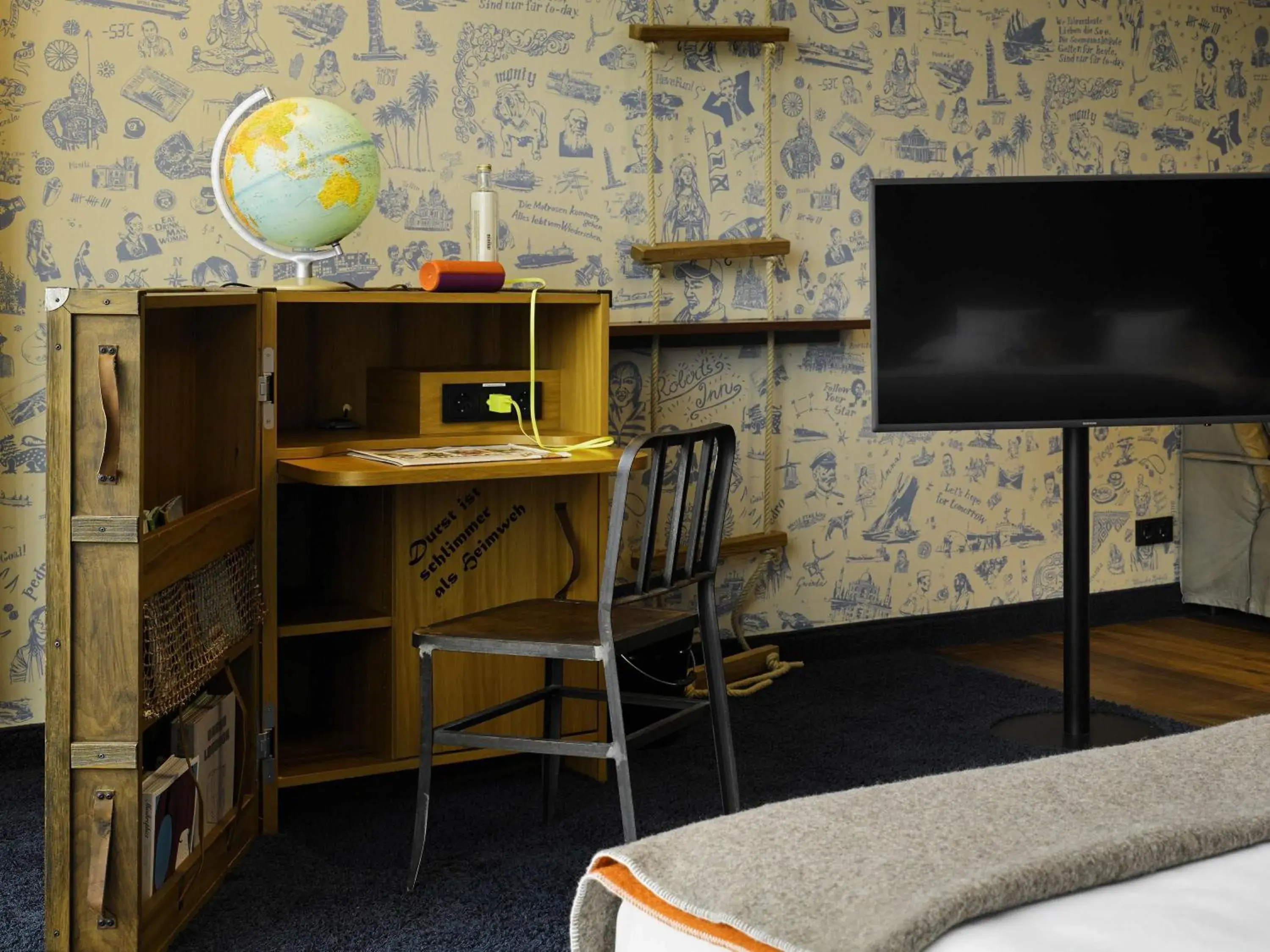 Bedroom, Bed in 25hours Hotel Hamburg HafenCity Bedroom, Bed in 25hours Hotel Hamburg HafenCity