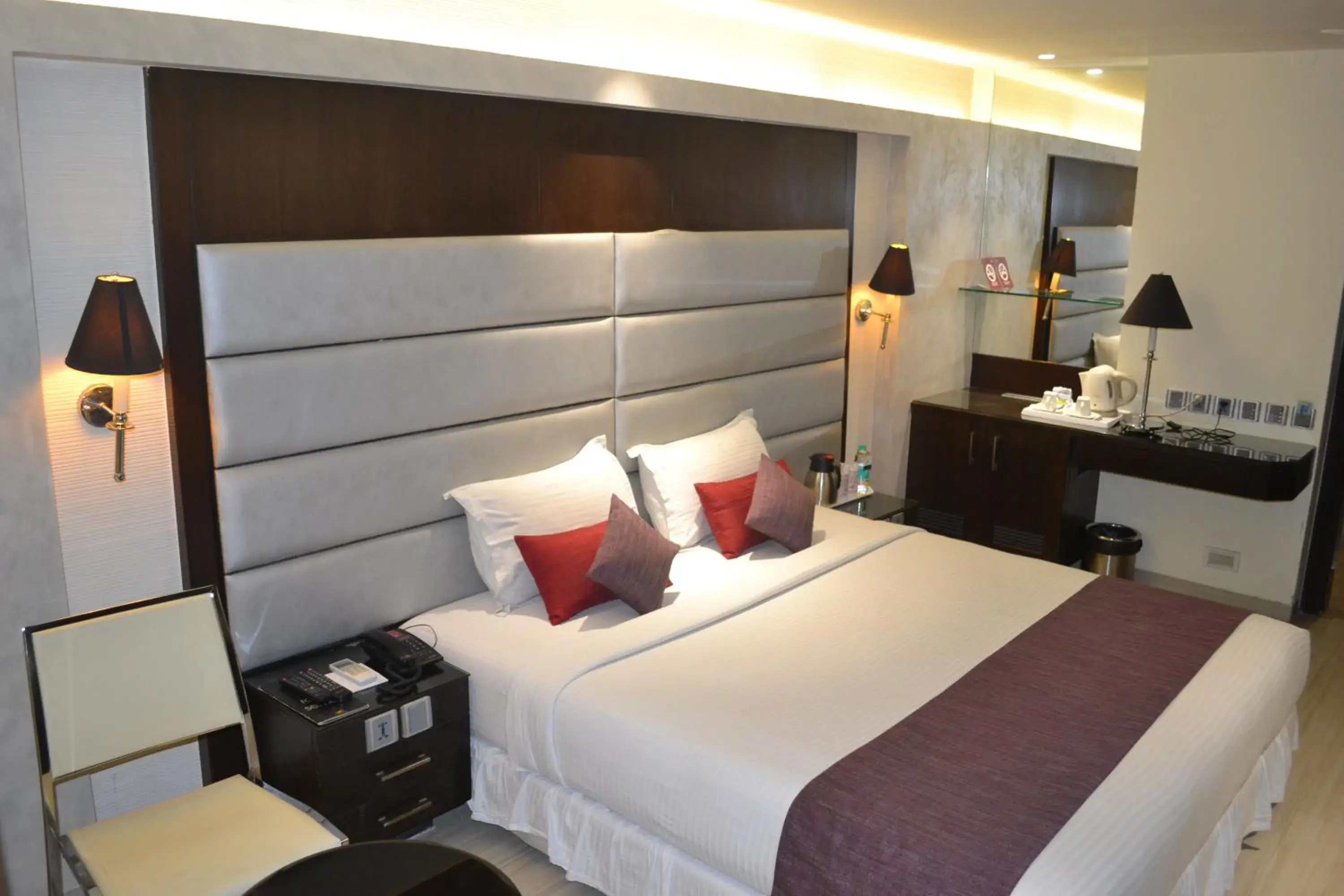 Bedroom, Bed in Southern Plaza Bedroom, Bed in Southern Plaza