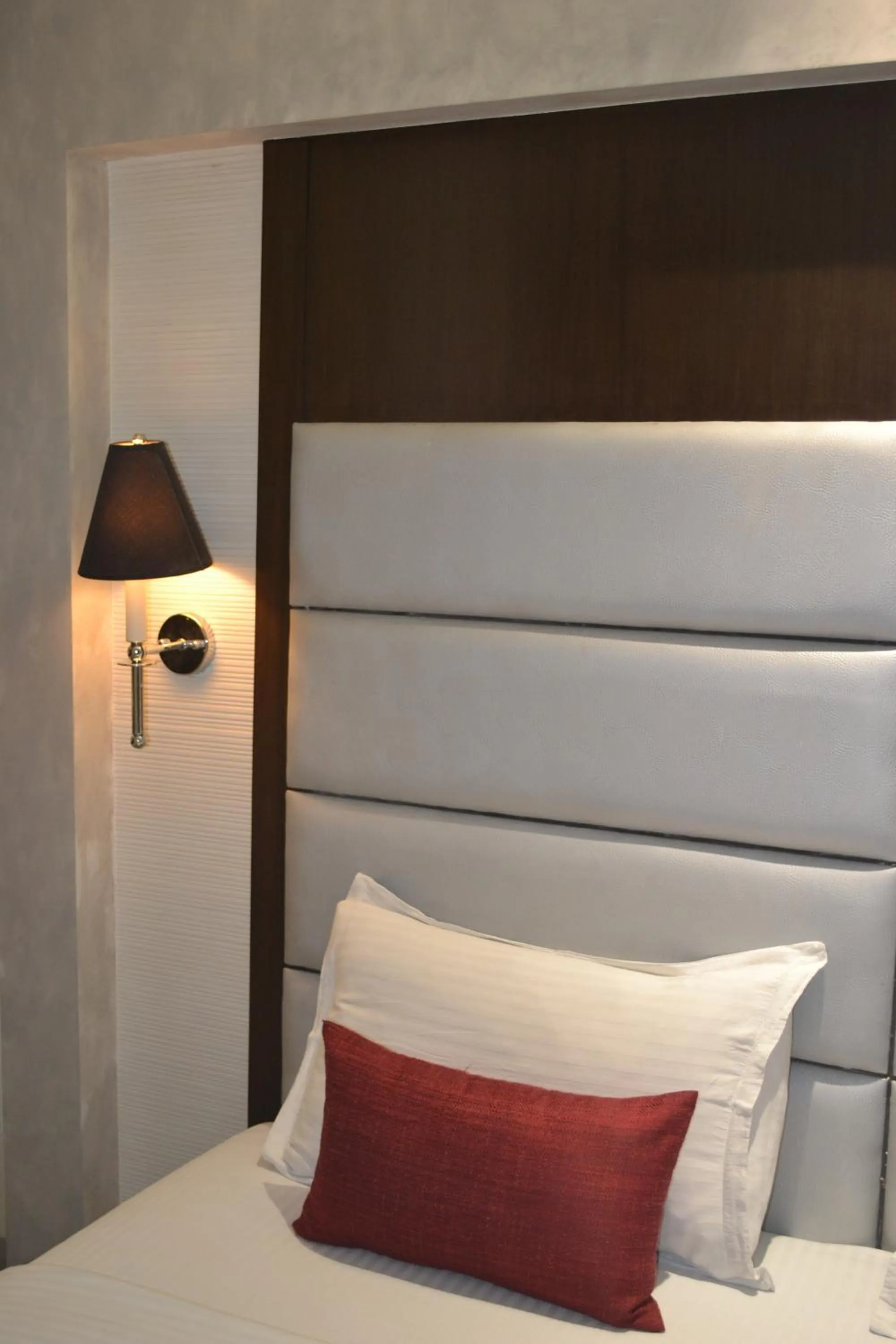 bunk bed, Bed in Southern Plaza