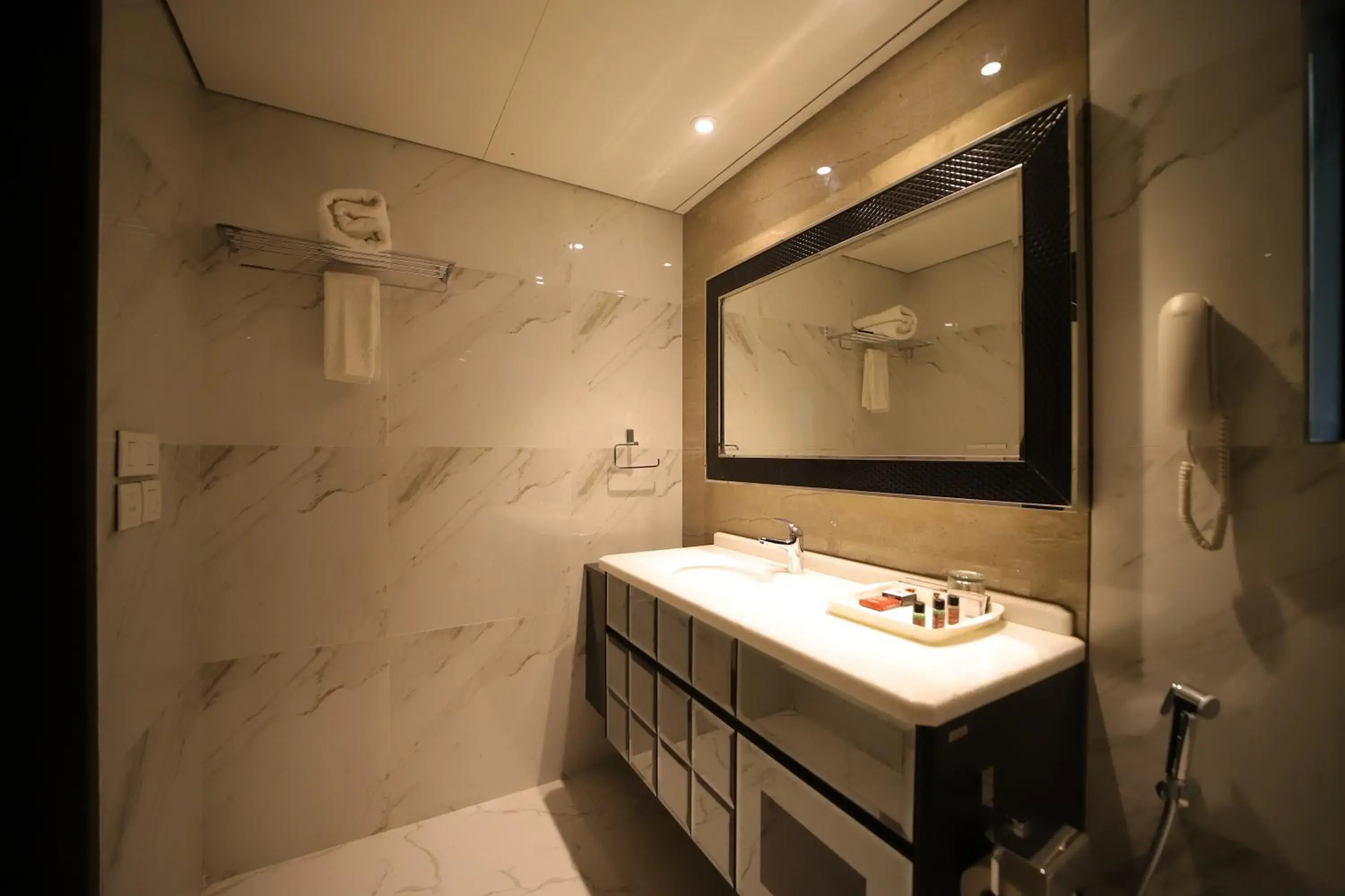 Bathroom in Southern Plaza Bathroom in Southern Plaza